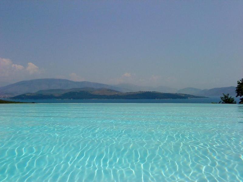 Villa photo 3