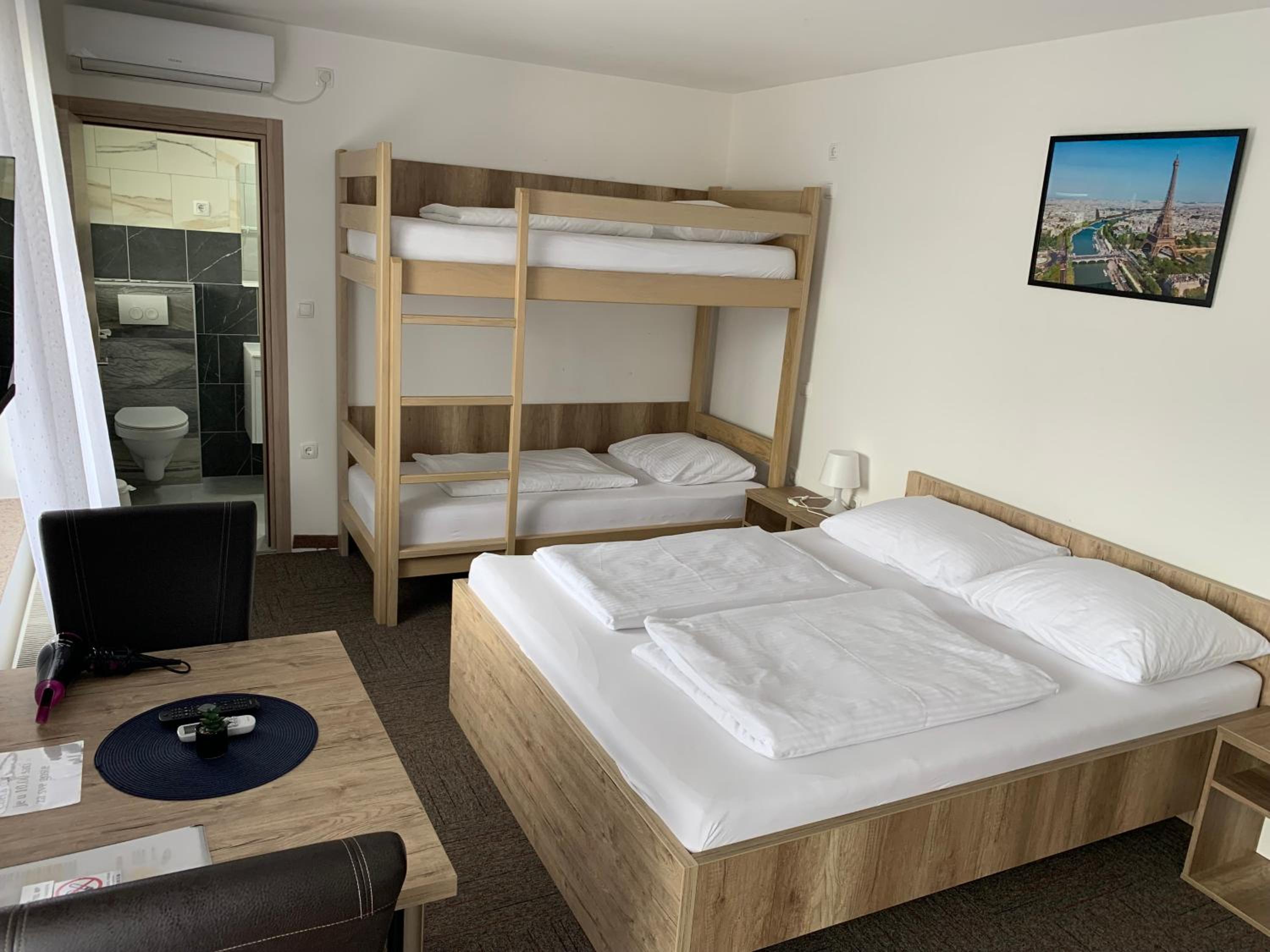 Quadruple Room photo 2