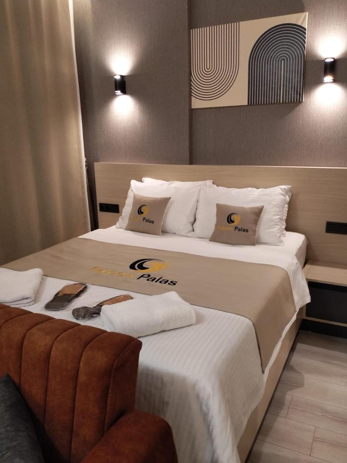 Deluxe Double Room (2 Adults + 1 Child) photo 3