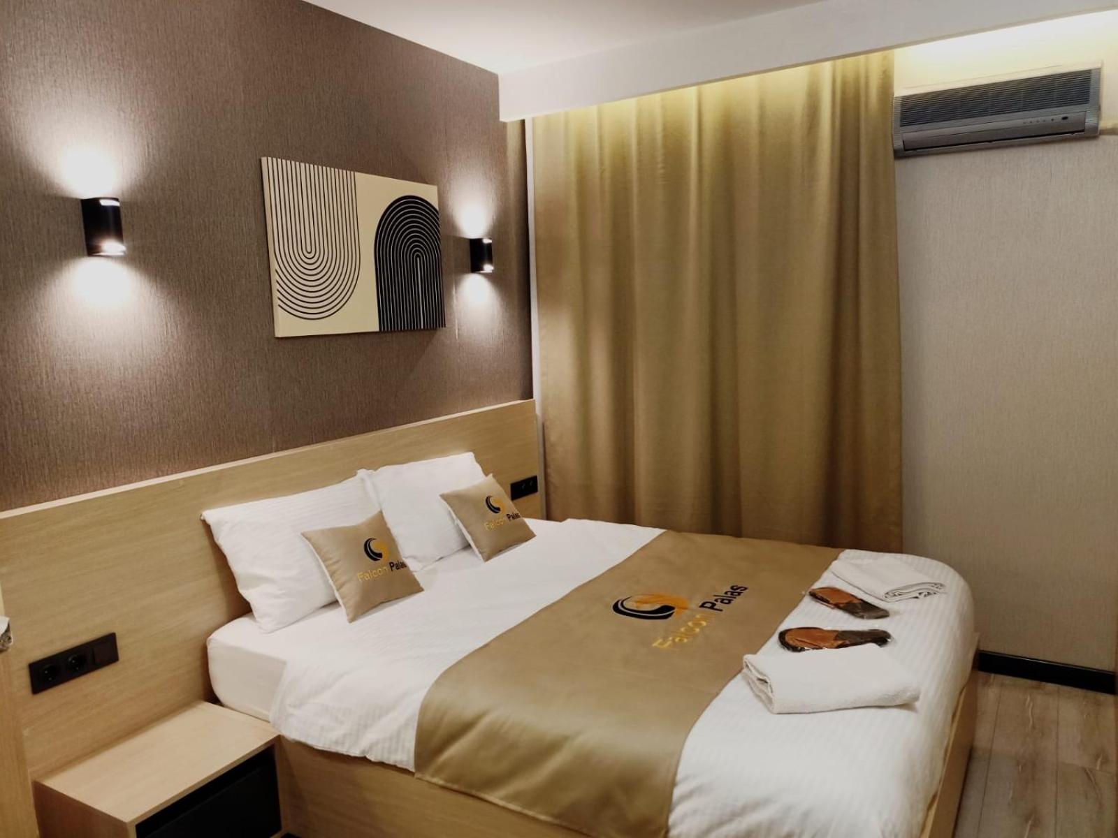 Deluxe Double Room (2 Adults + 1 Child) photo 1