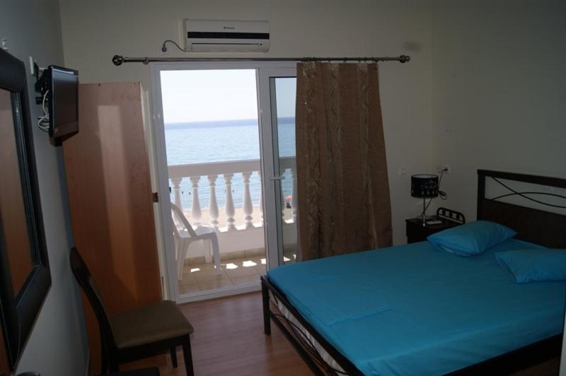 Double or Twin Room with Sea View