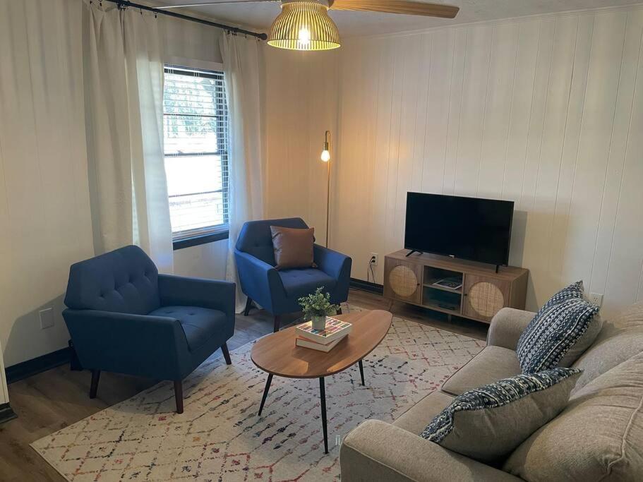 Two-Bedroom Apartment photo 2