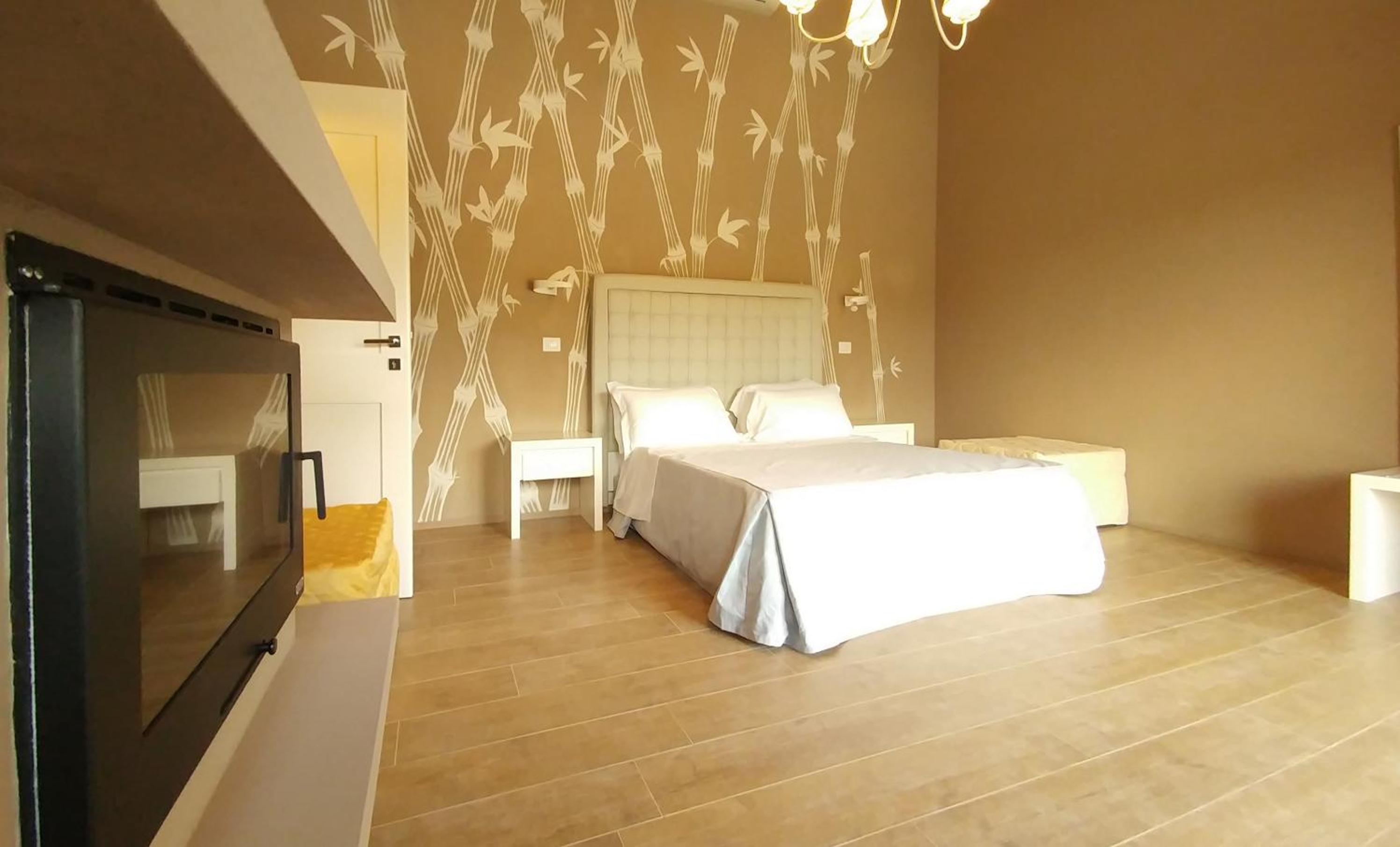 Junior Suite with Pool View photo 1