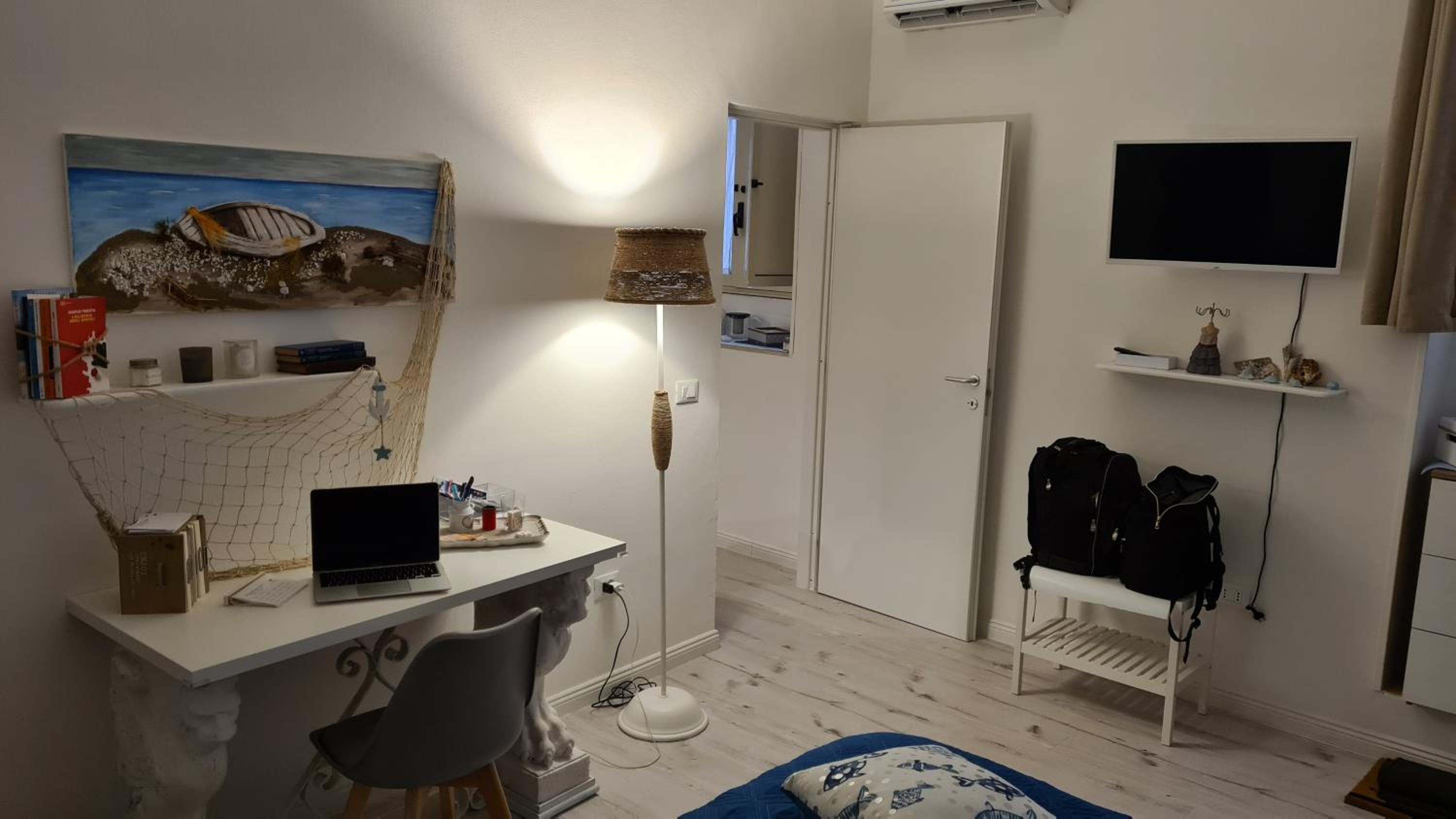 One-Bedroom Apartment photo 3