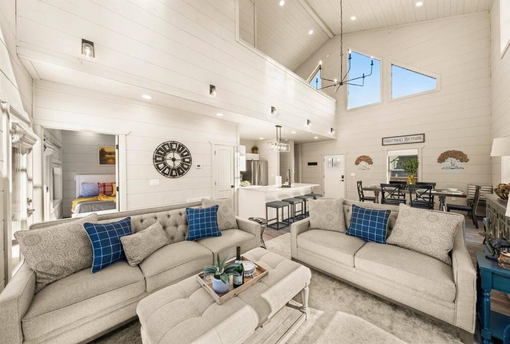 Three-Bedroom House photo 1
