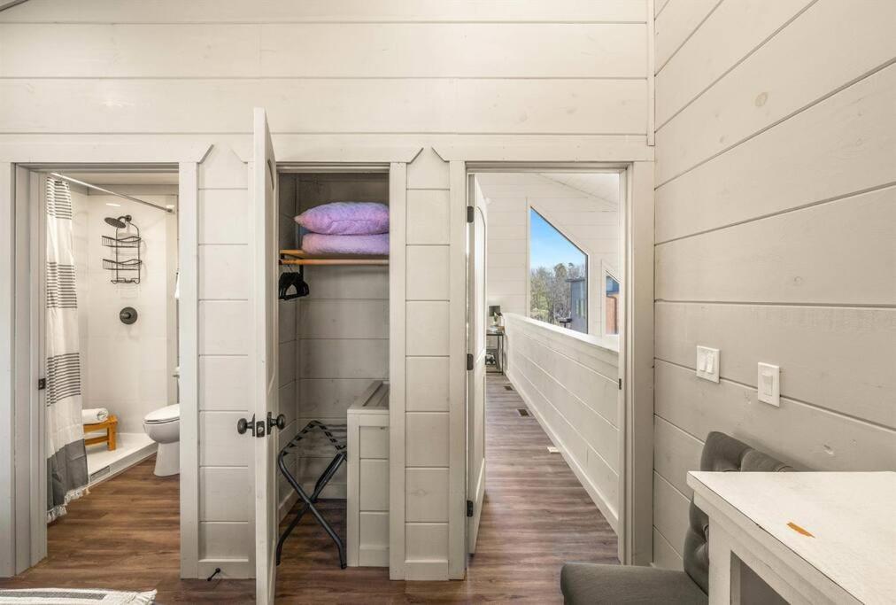 Three-Bedroom House photo 2