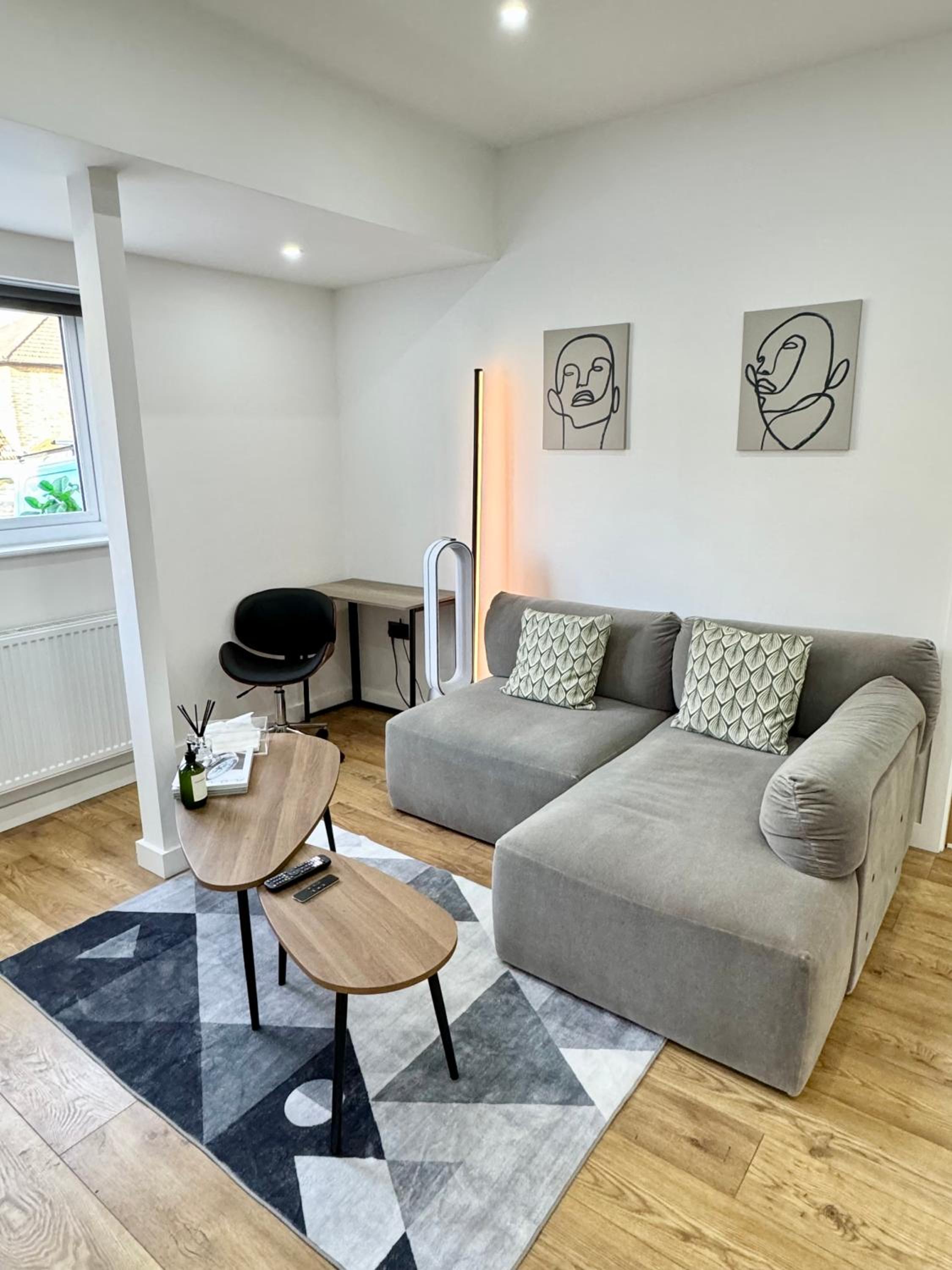 One-Bedroom Apartment photo 2