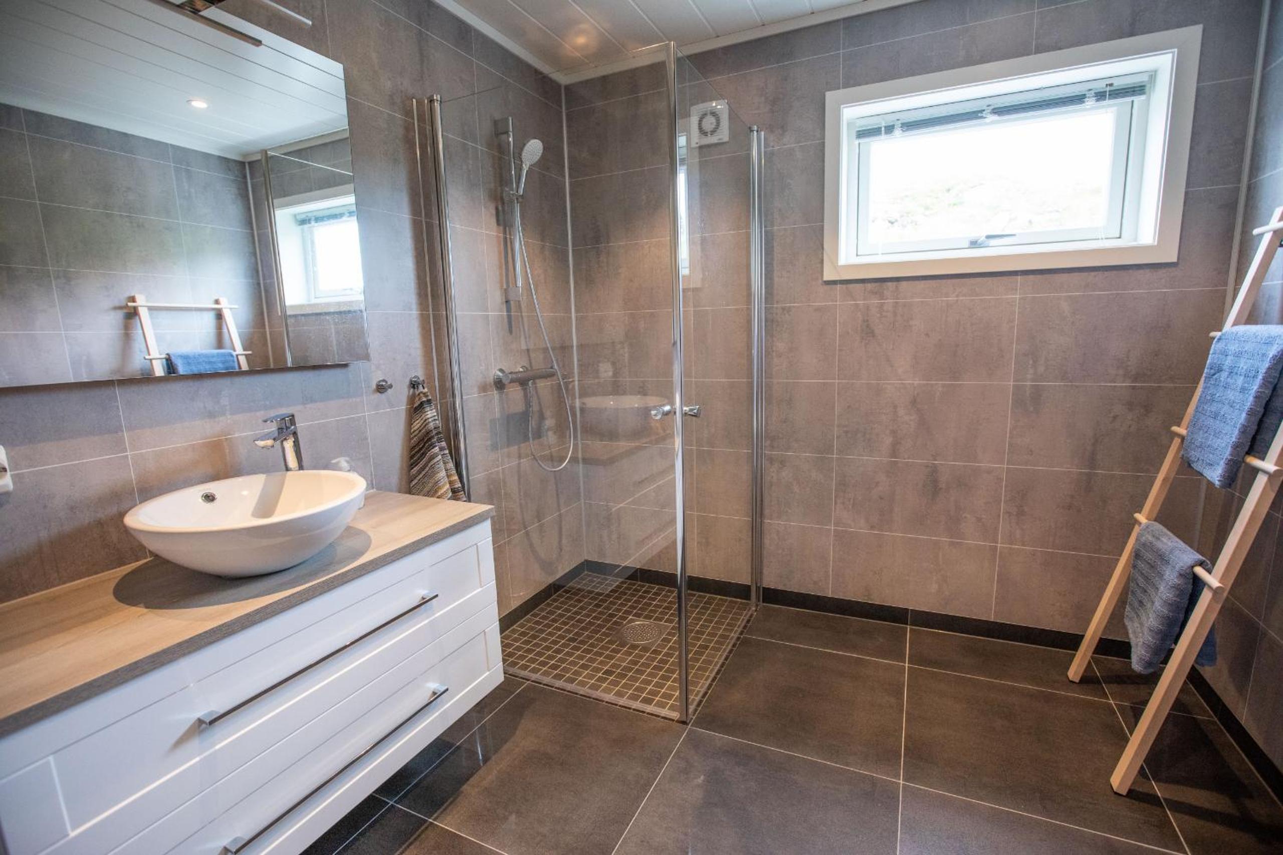 Three-Bedroom House photo 2