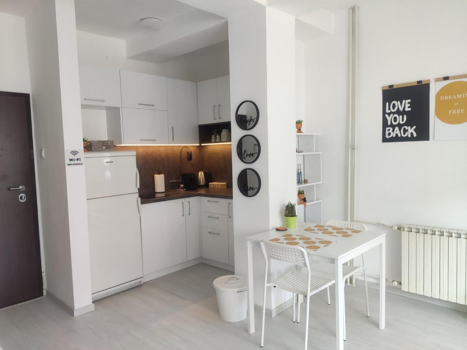 One-Bedroom Apartment photo 2