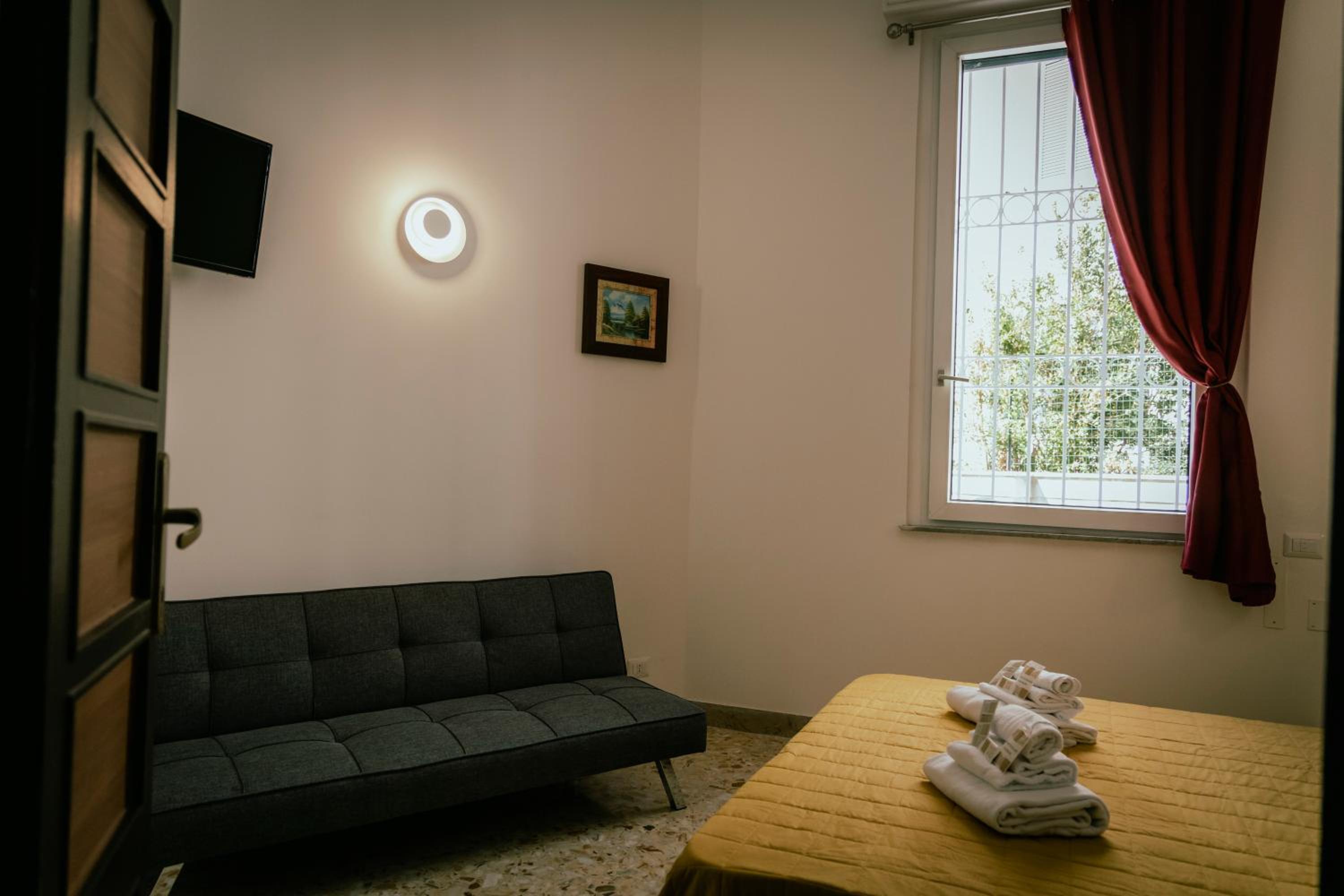 Standard Double Room photo 3