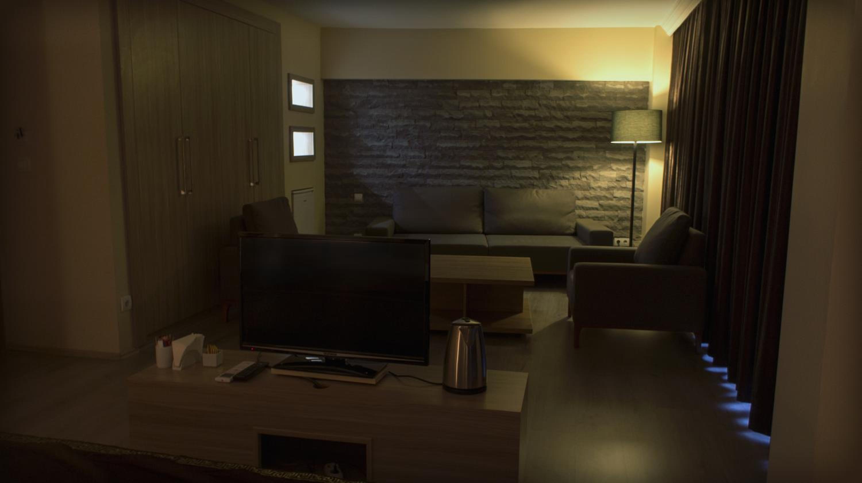Studio Apartment photo 2