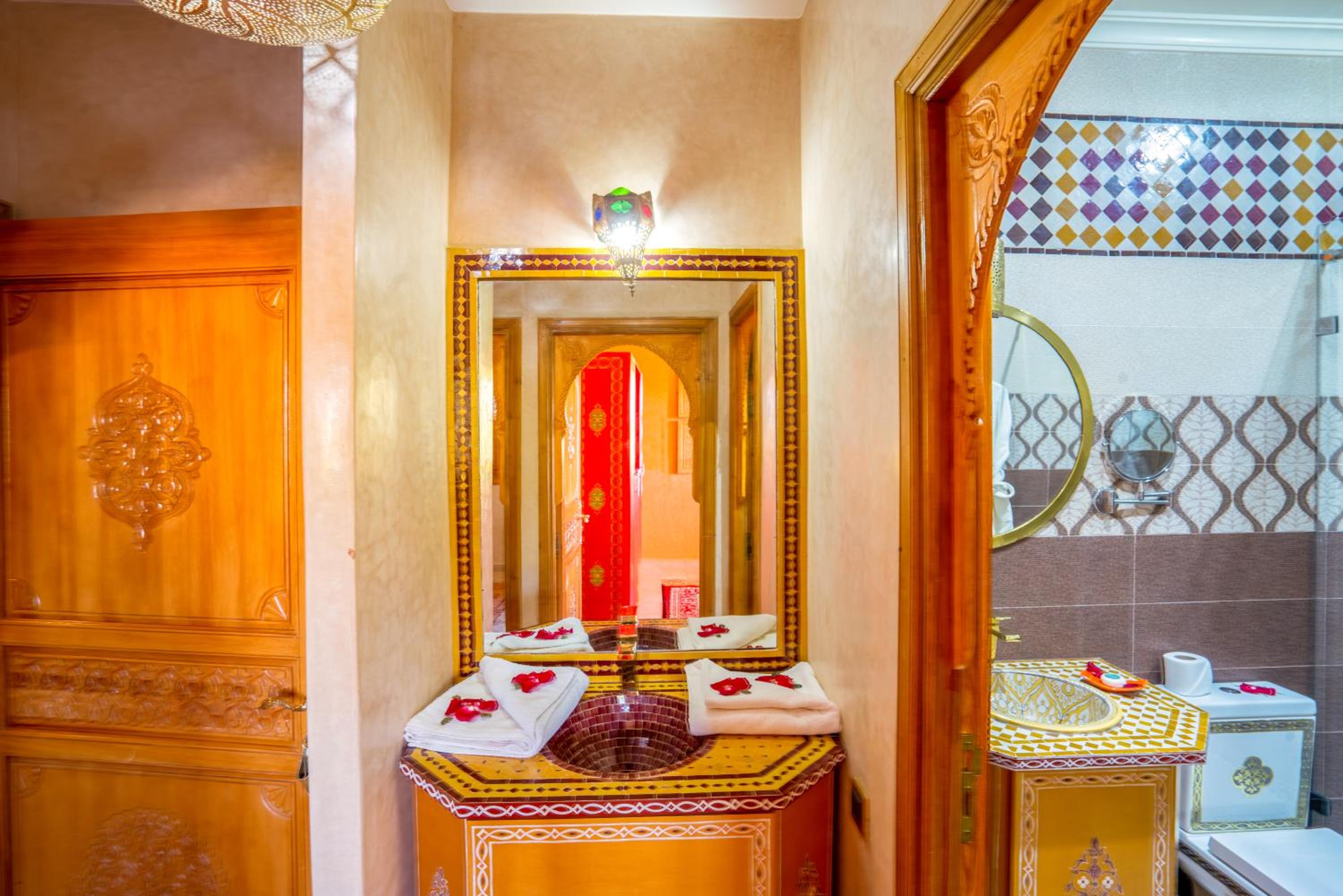 Executive Suite - Photo 11