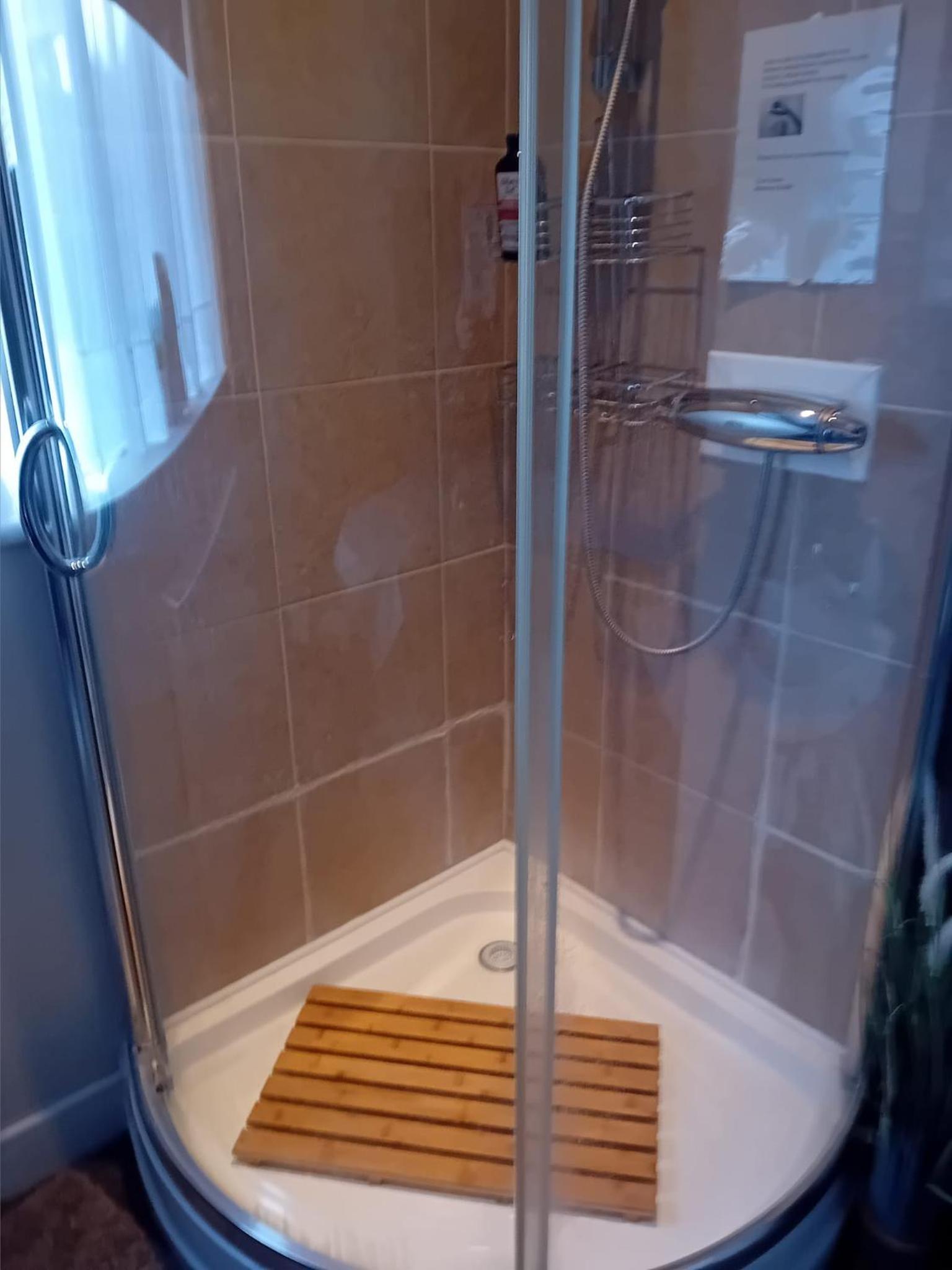 Deluxe Double Room with Shower photo 3
