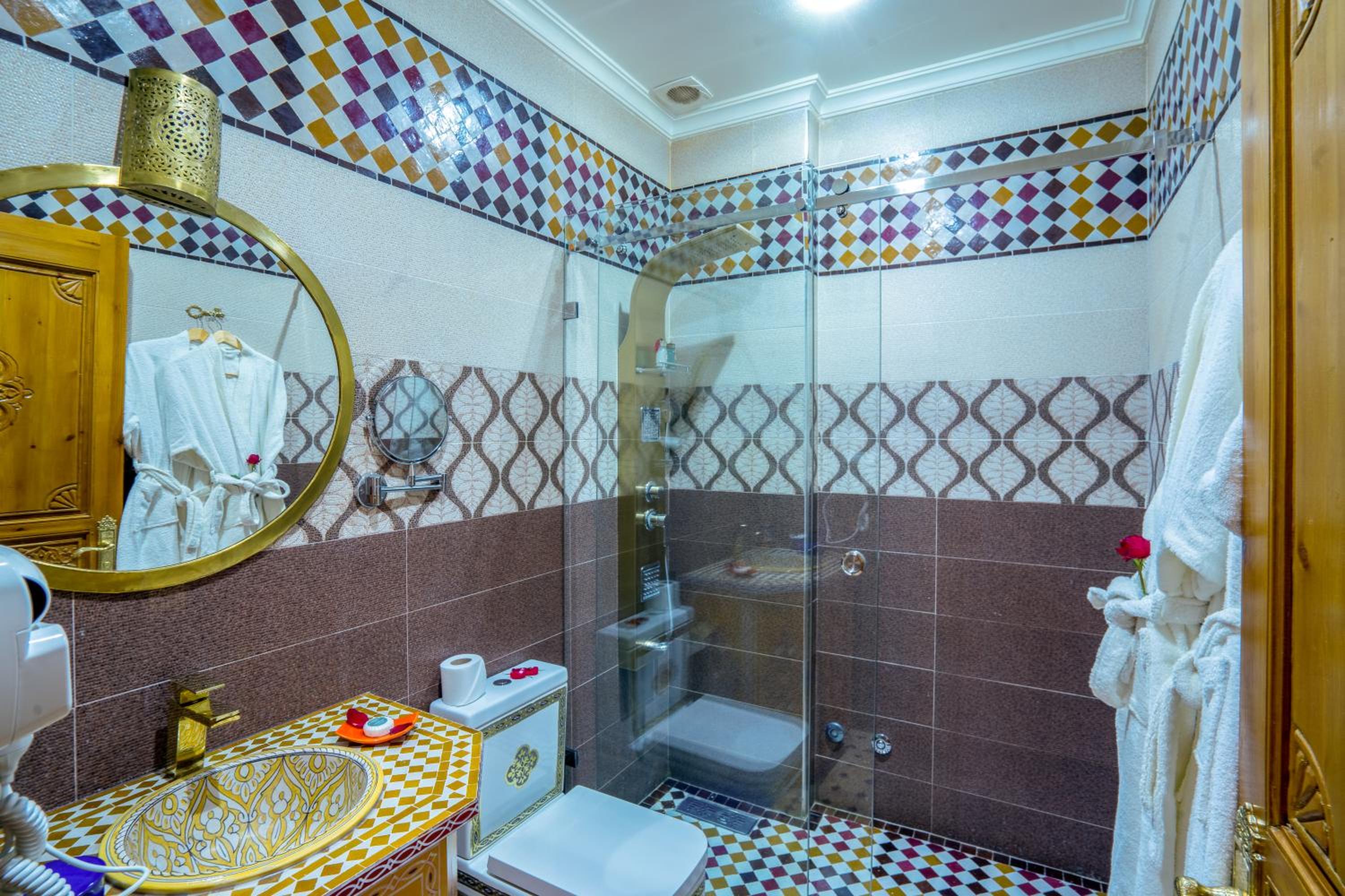 Executive Suite - Photo 12