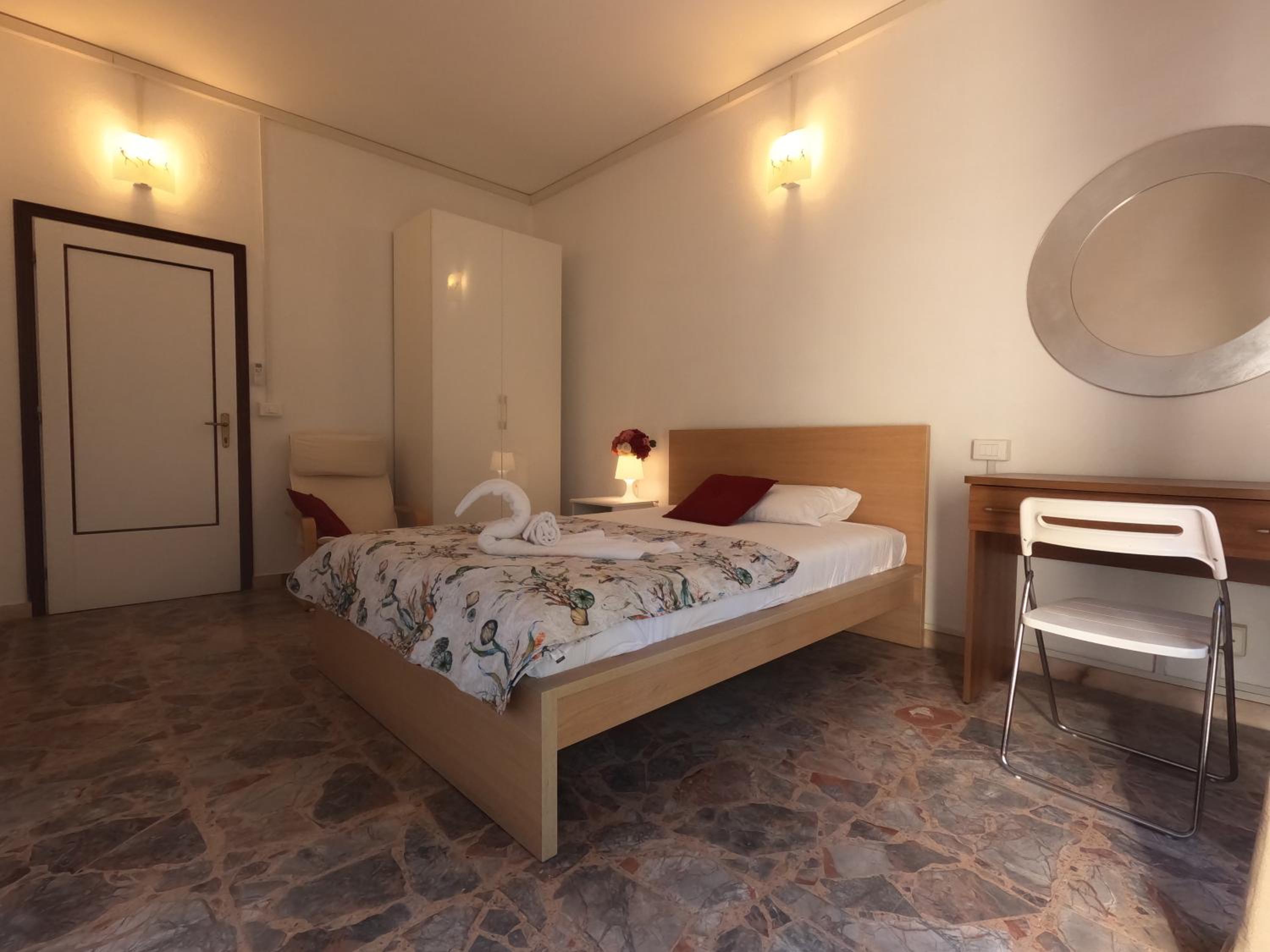 Standard Single Room with Shared Bathroom