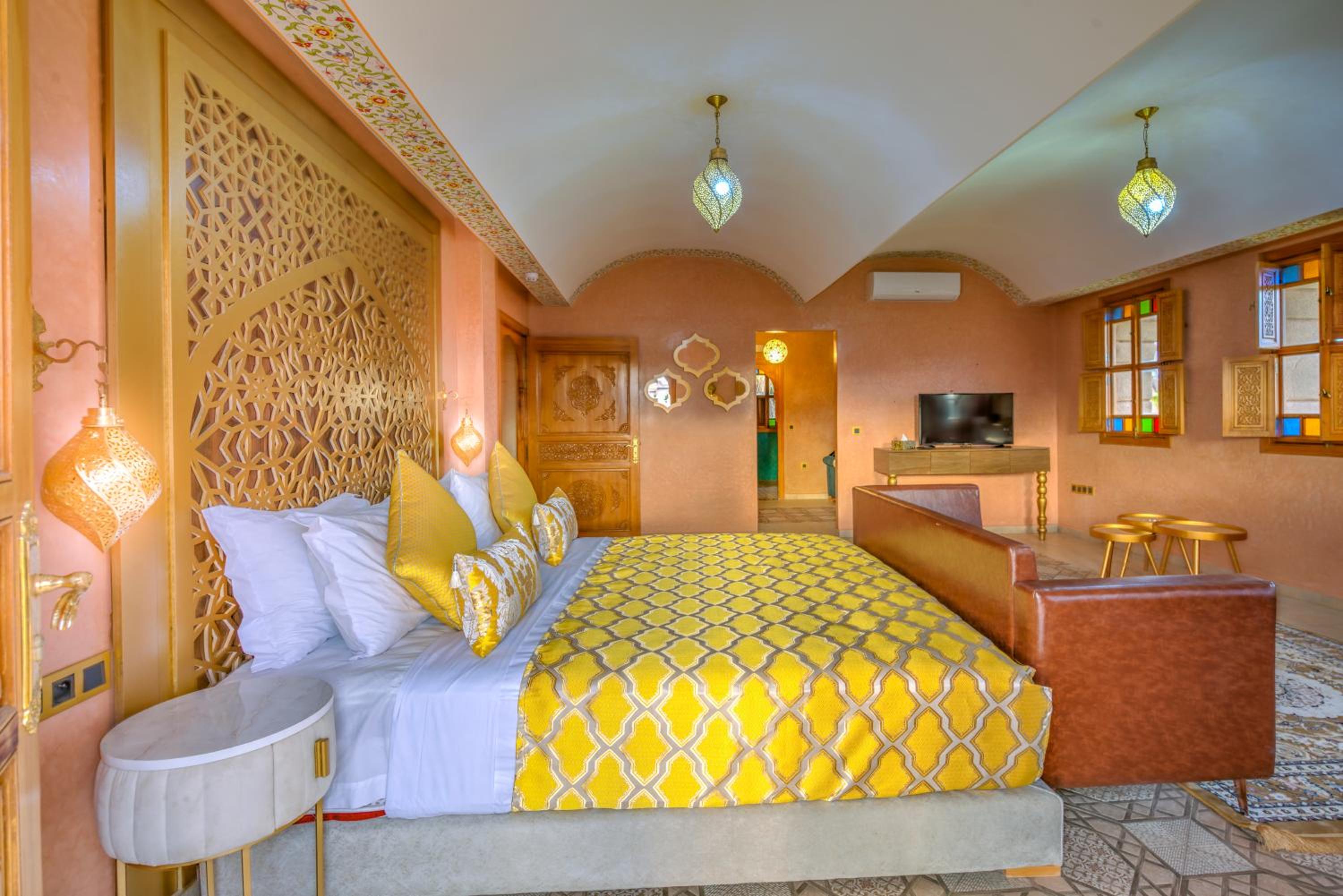 Suite - Photo 3