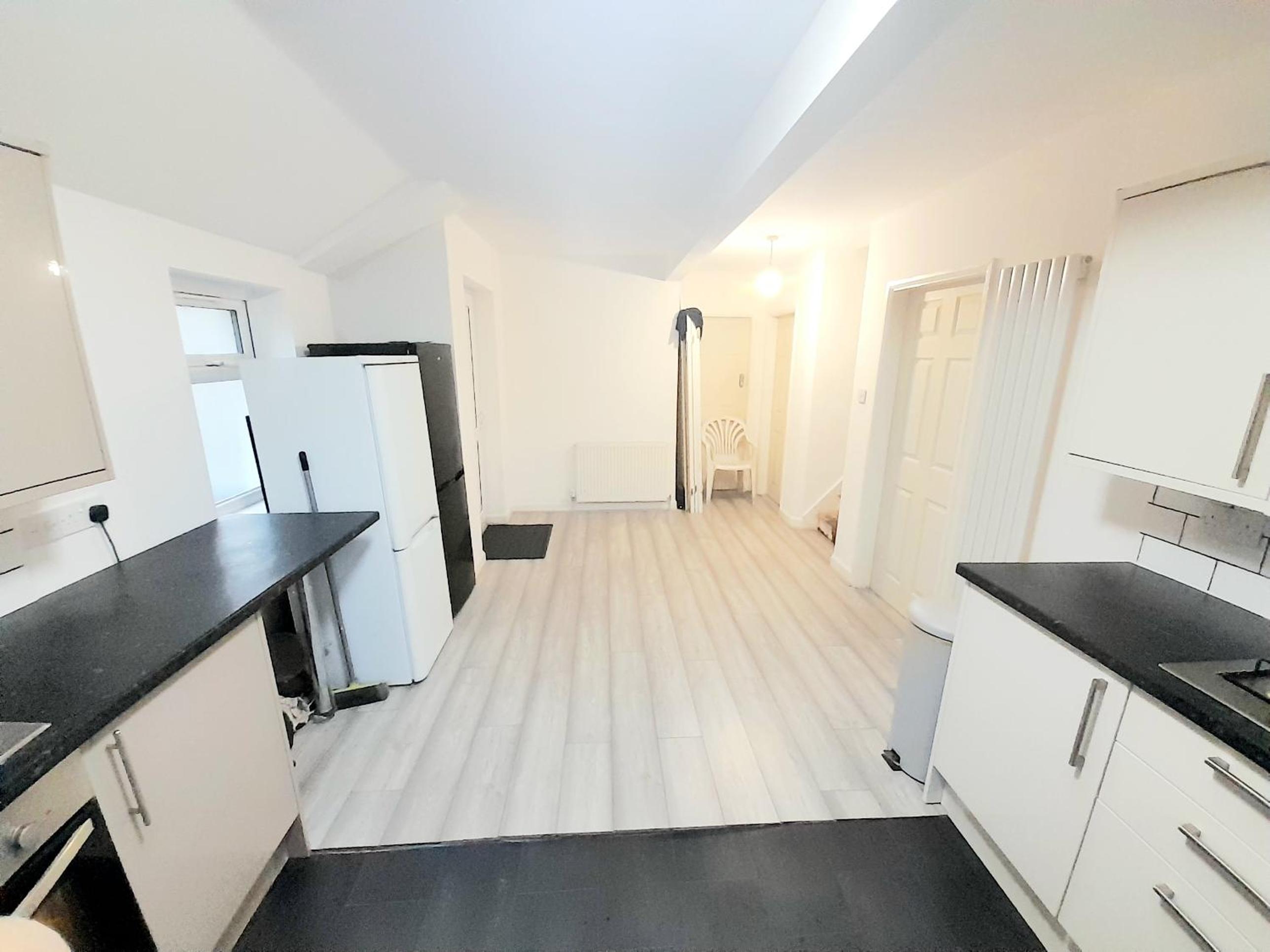Double Room with Private Bathroom photo 1