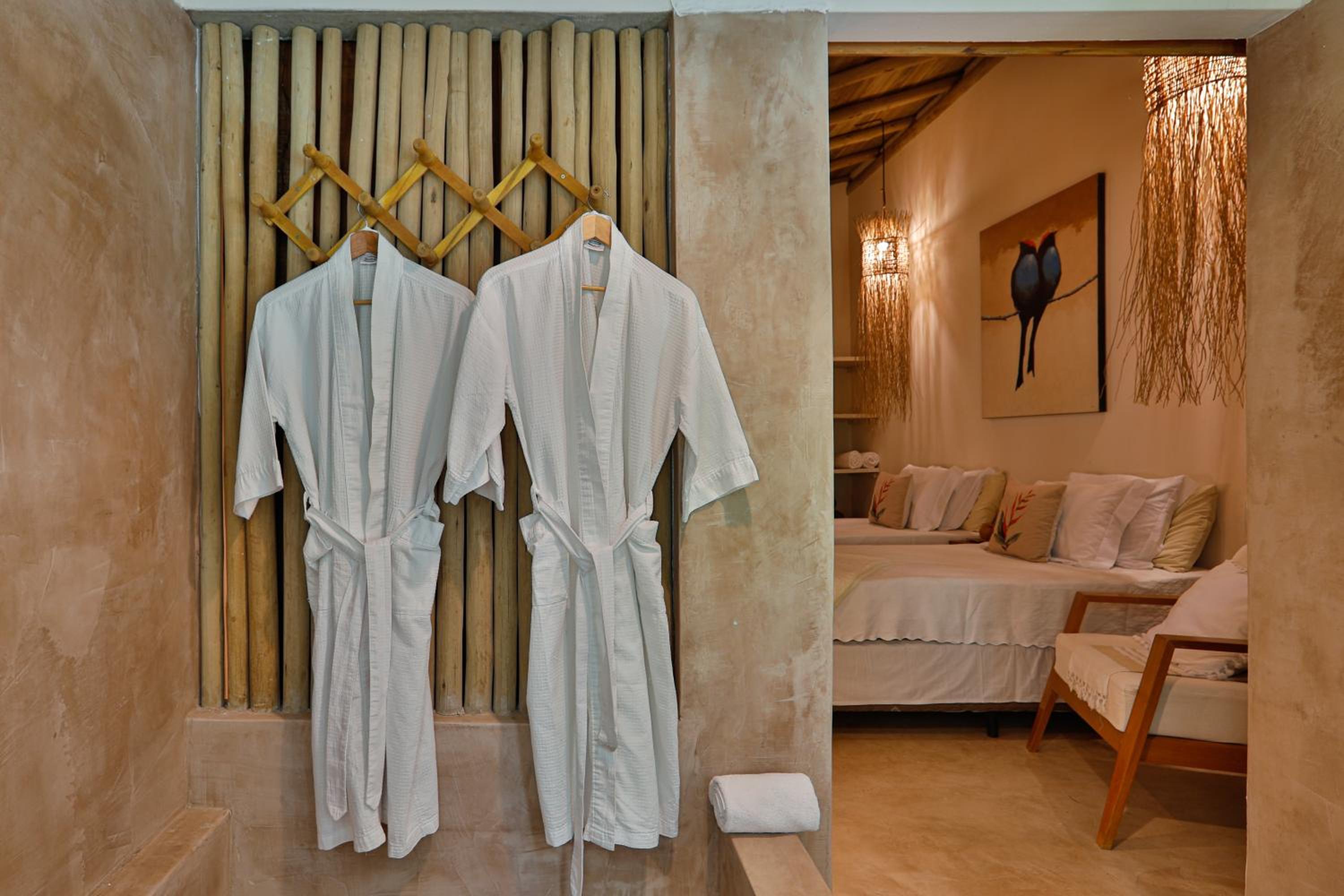 King Suite - Photo 37