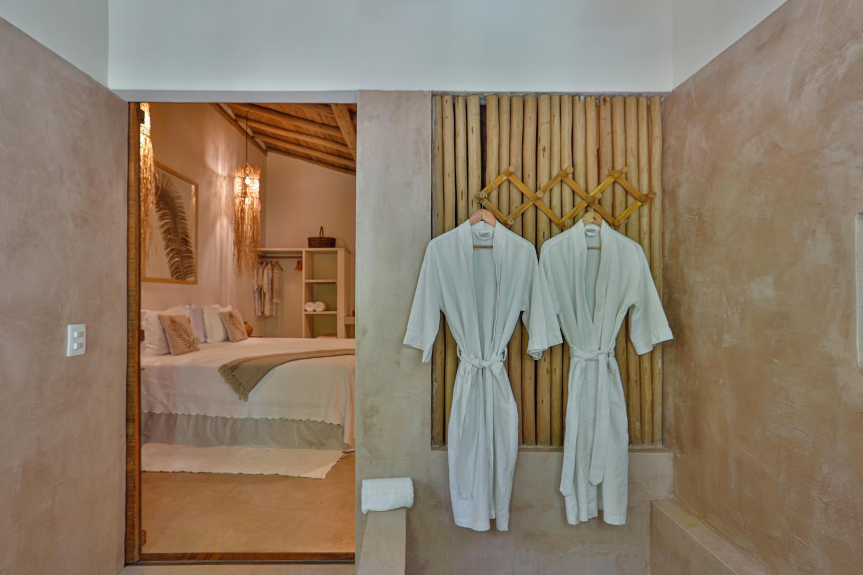 King Suite - Photo 43