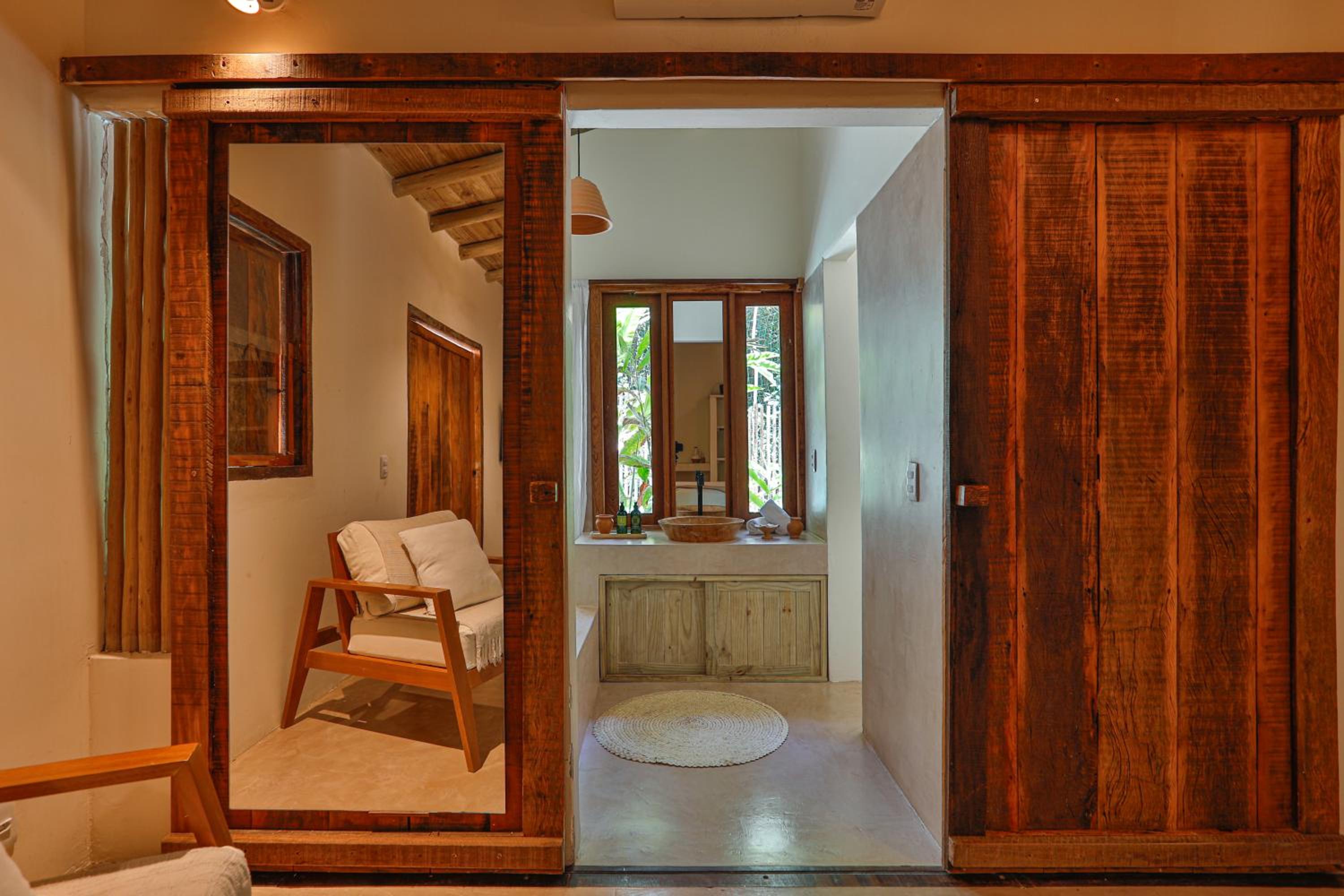 King Suite - Photo 16