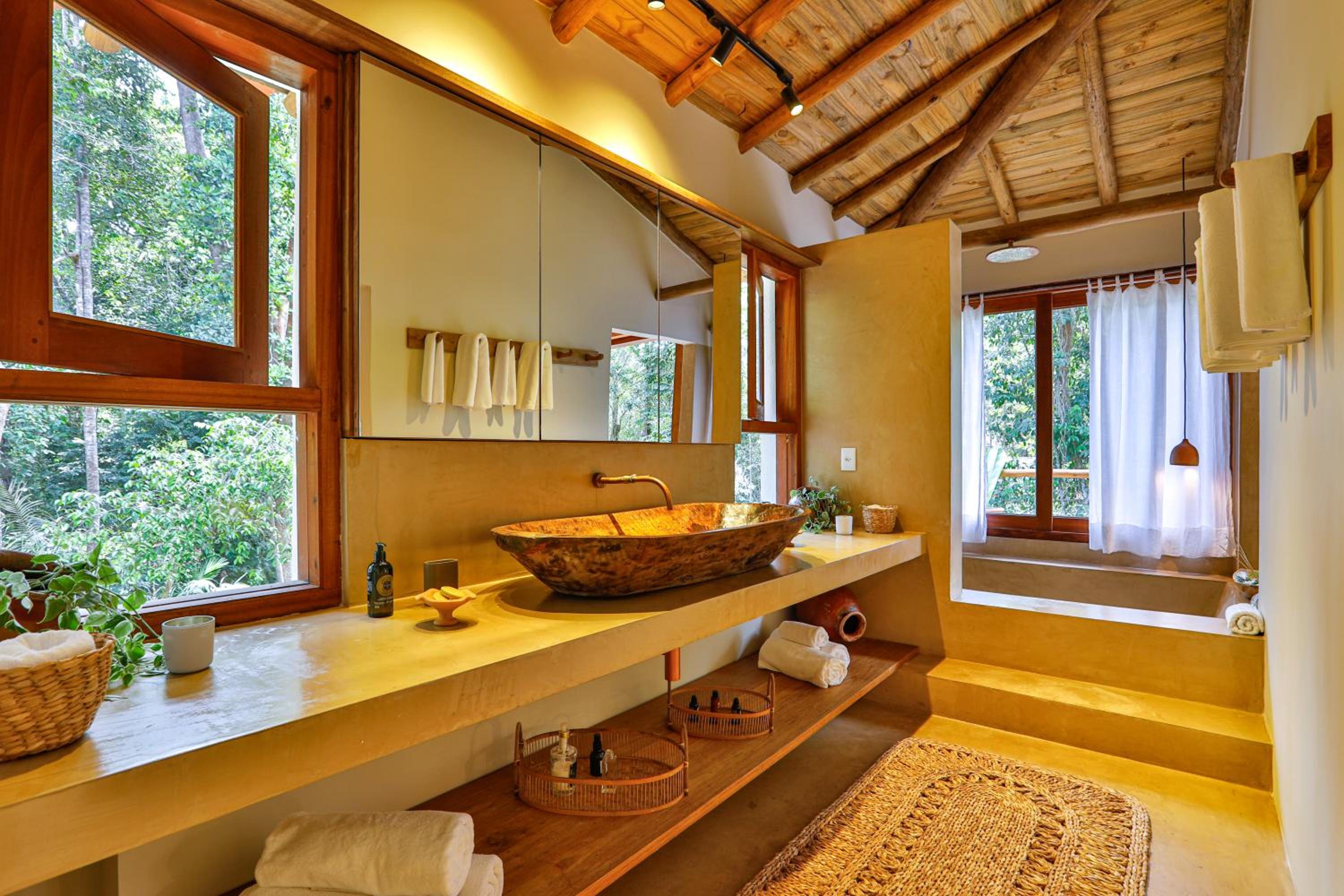 King Suite with Balcony - Photo 9