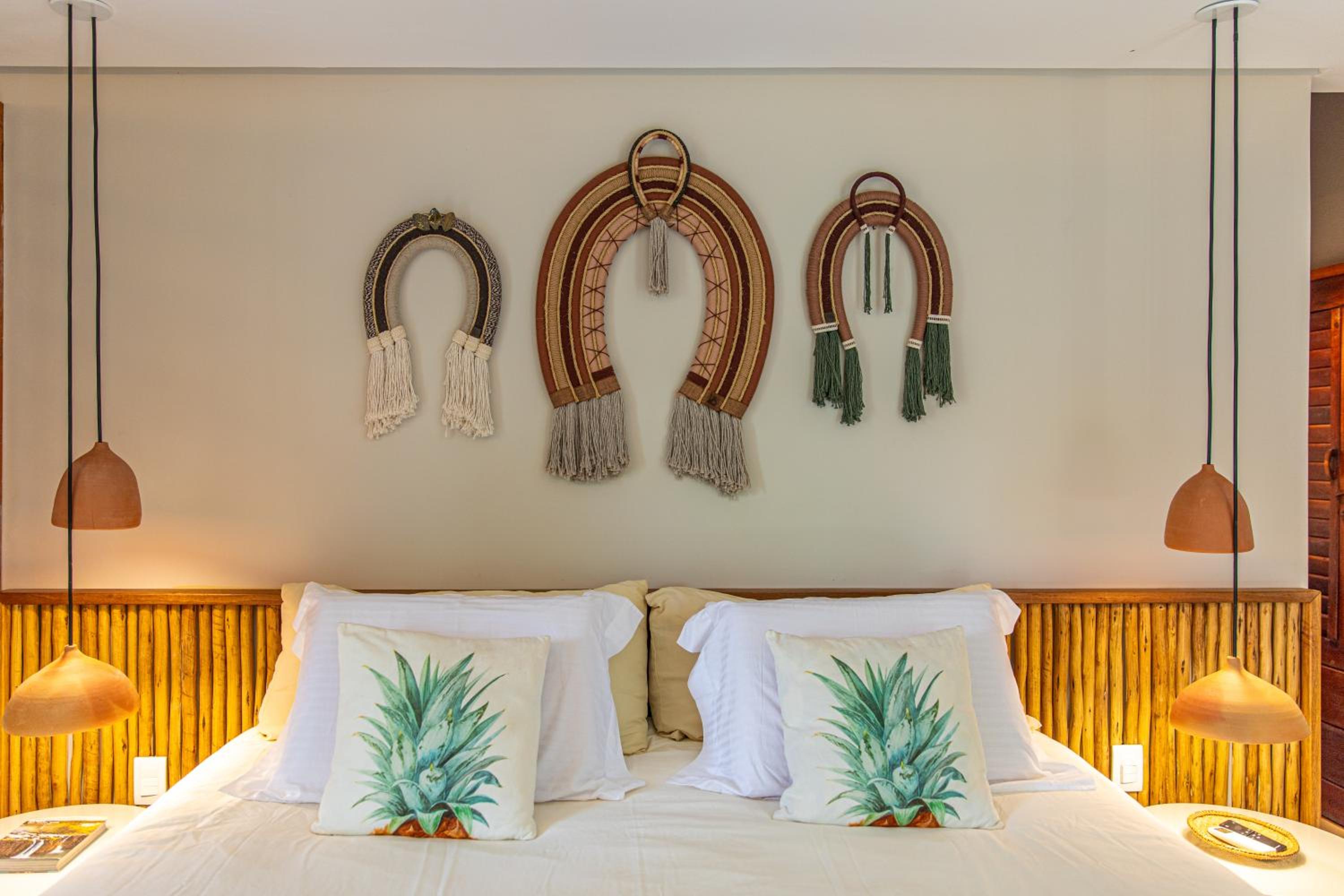 King Suite with Balcony - Photo 10