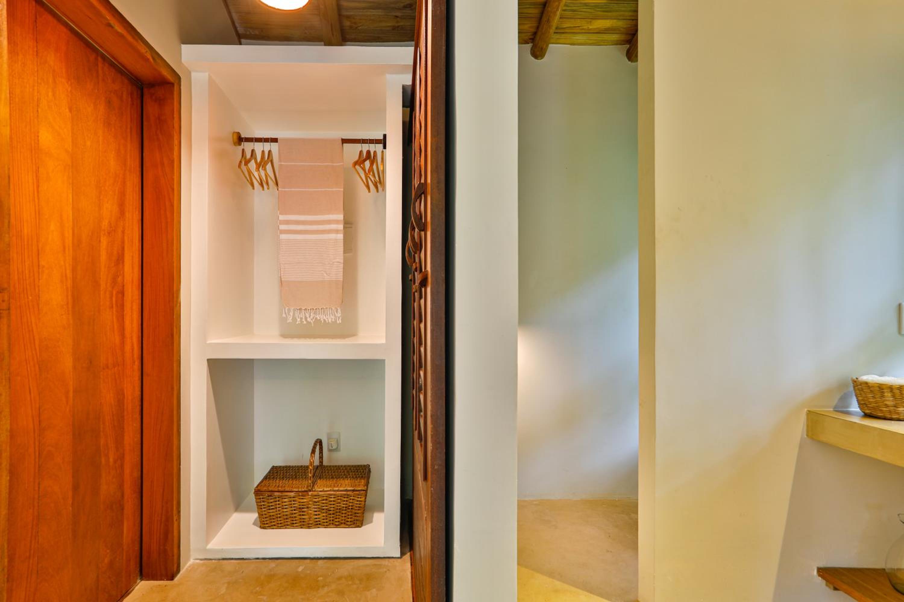 King Suite with Balcony - Photo 15
