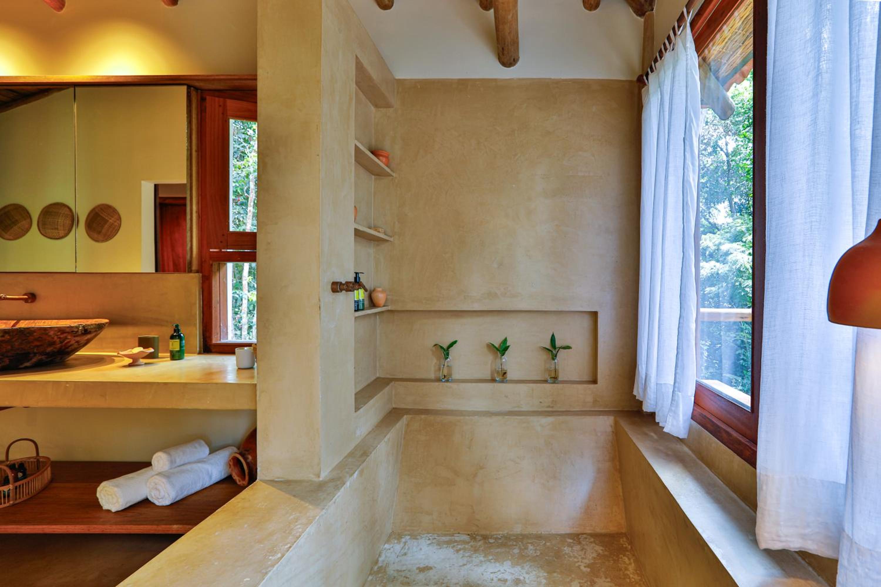 King Suite with Balcony - Photo 20