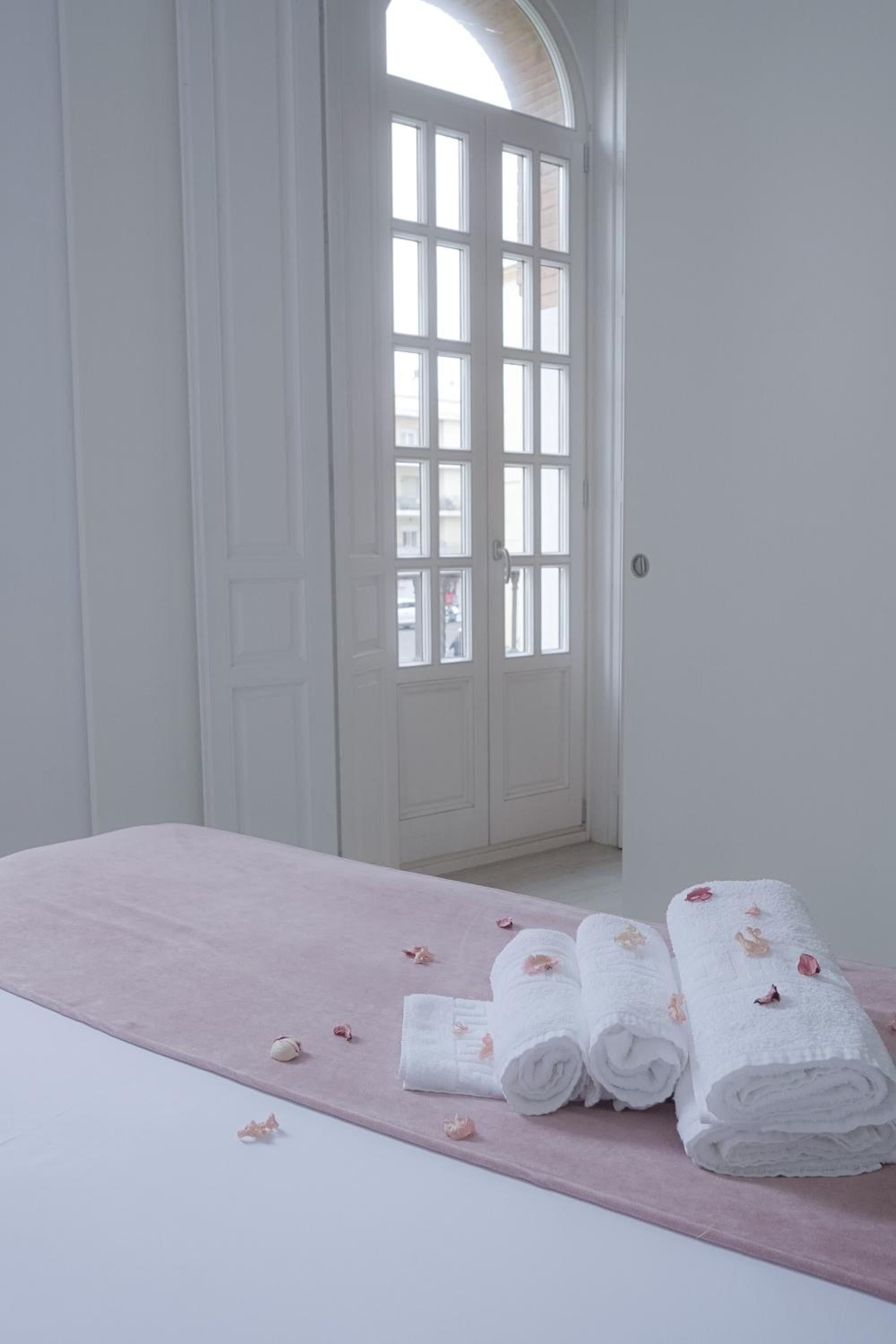 Superior One-Bedroom Apartment