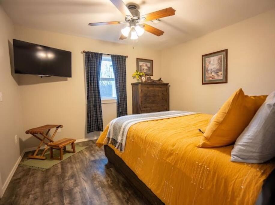Three-Bedroom House photo 1