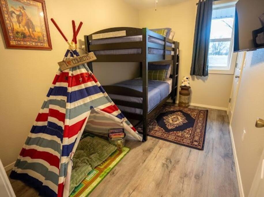 Three-Bedroom House photo 2