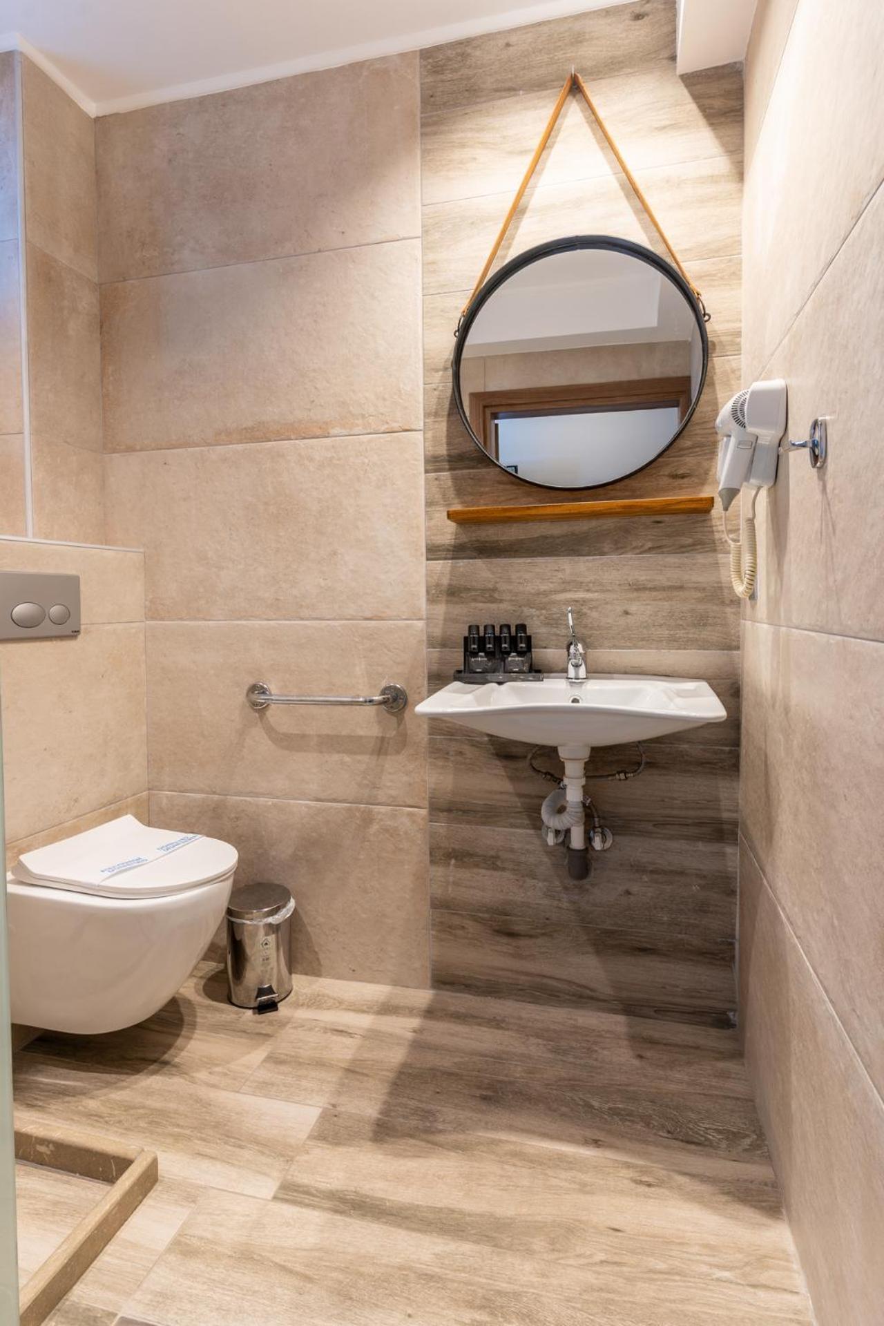 Deluxe Triple Room - Photo 4