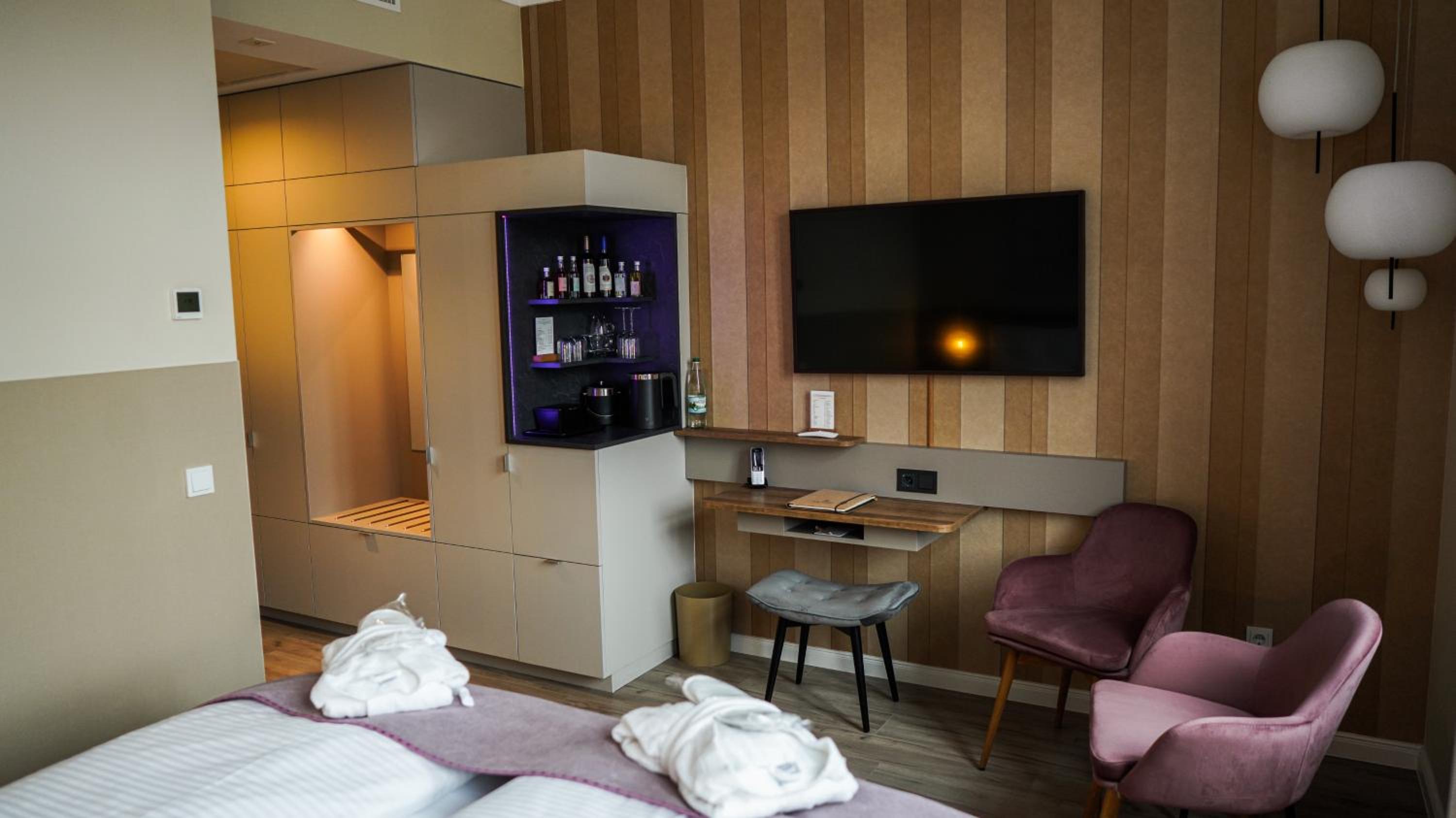 Standard Double Room - Photo 6