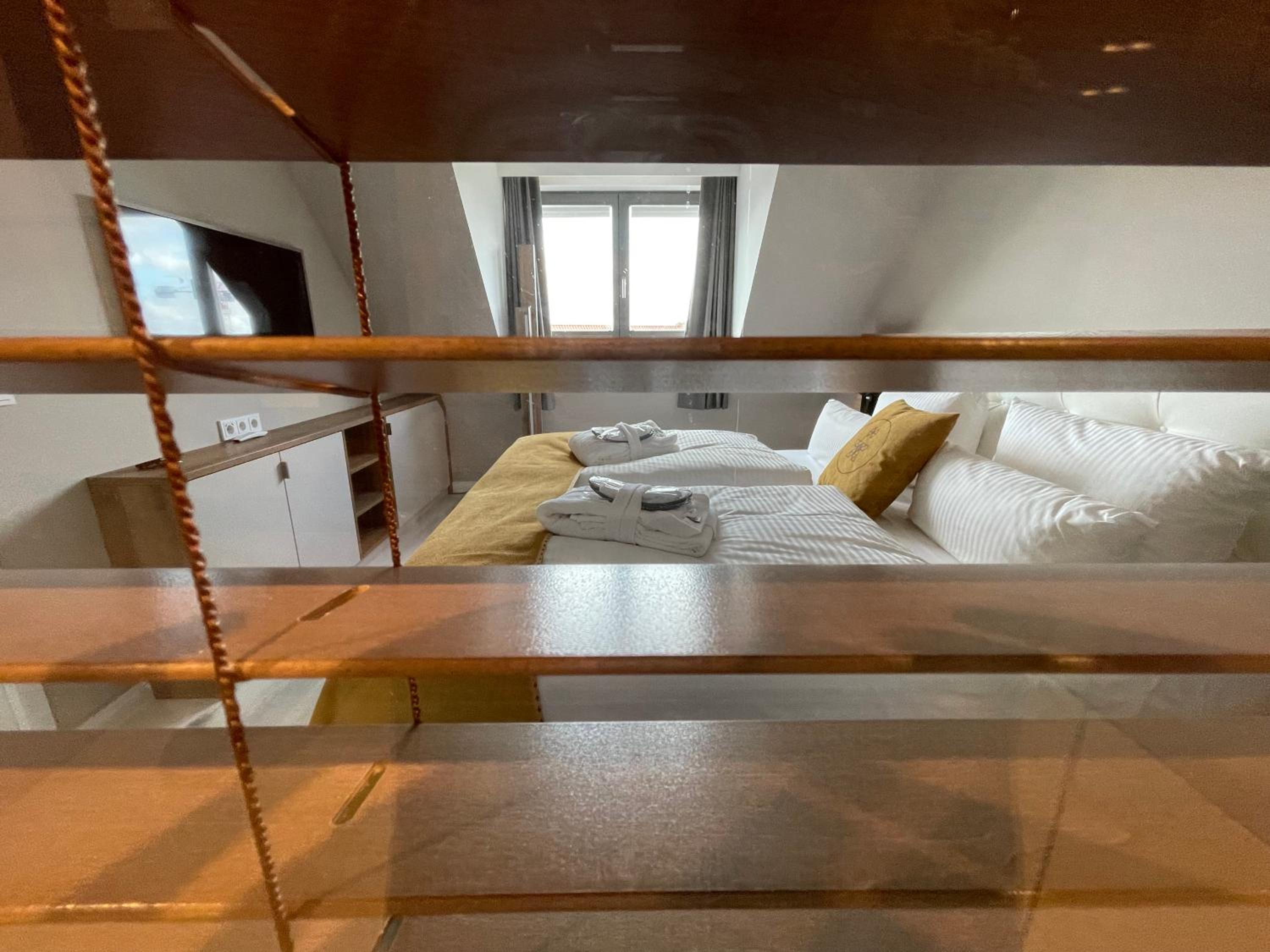 One-Bedroom Apartment - Photo 2