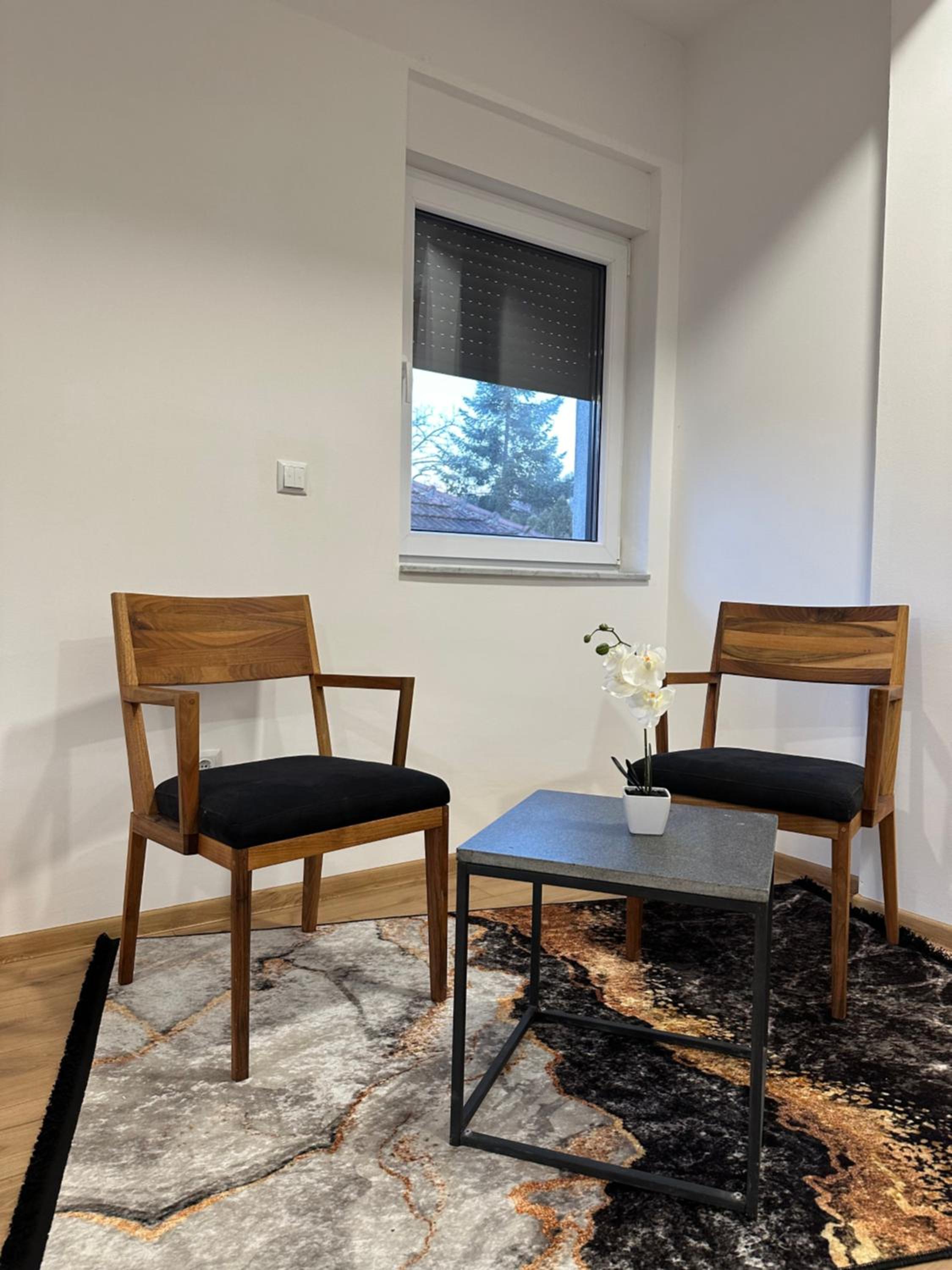 Apartment with Balcony photo 2
