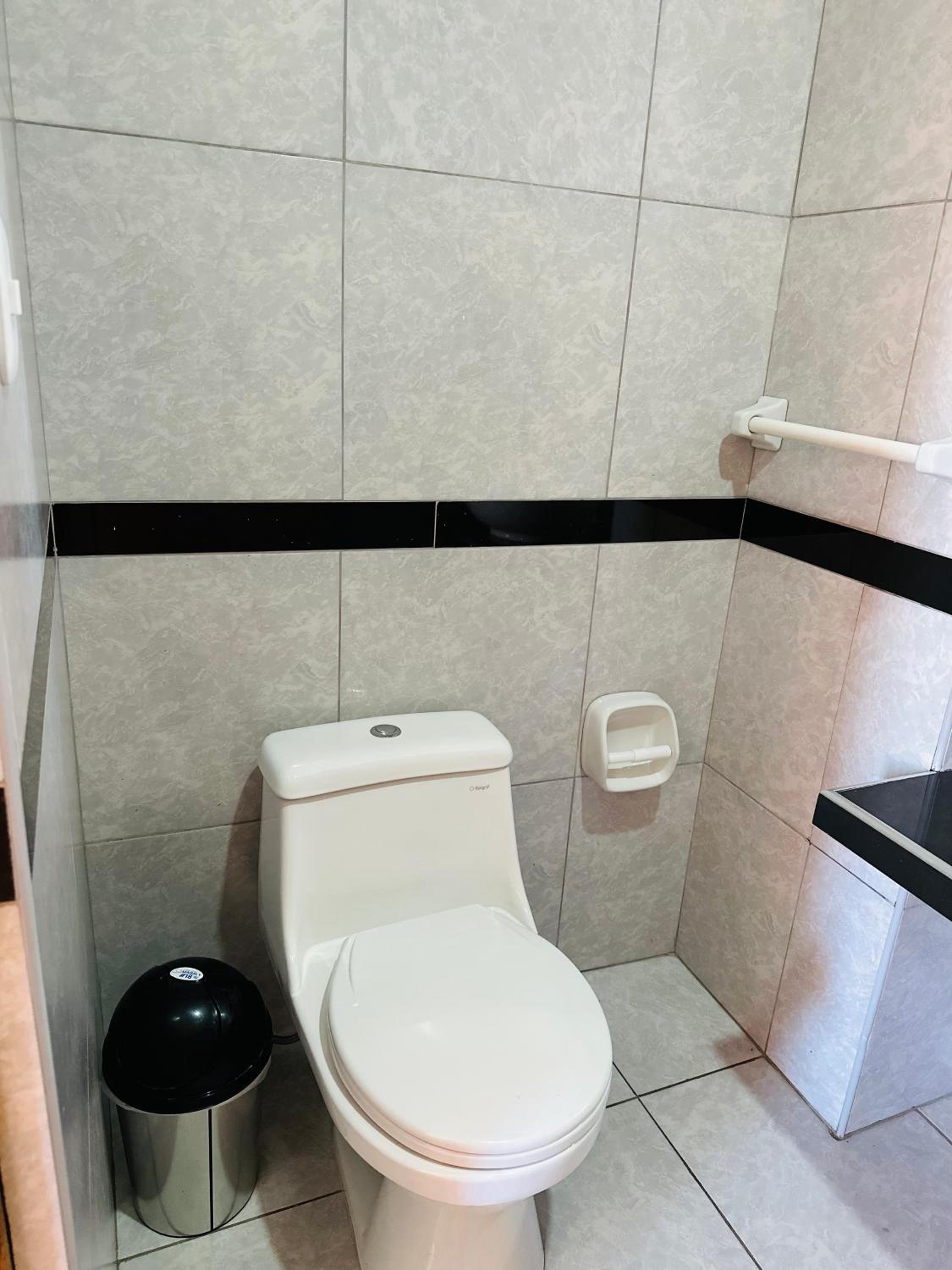Single Room photo 3