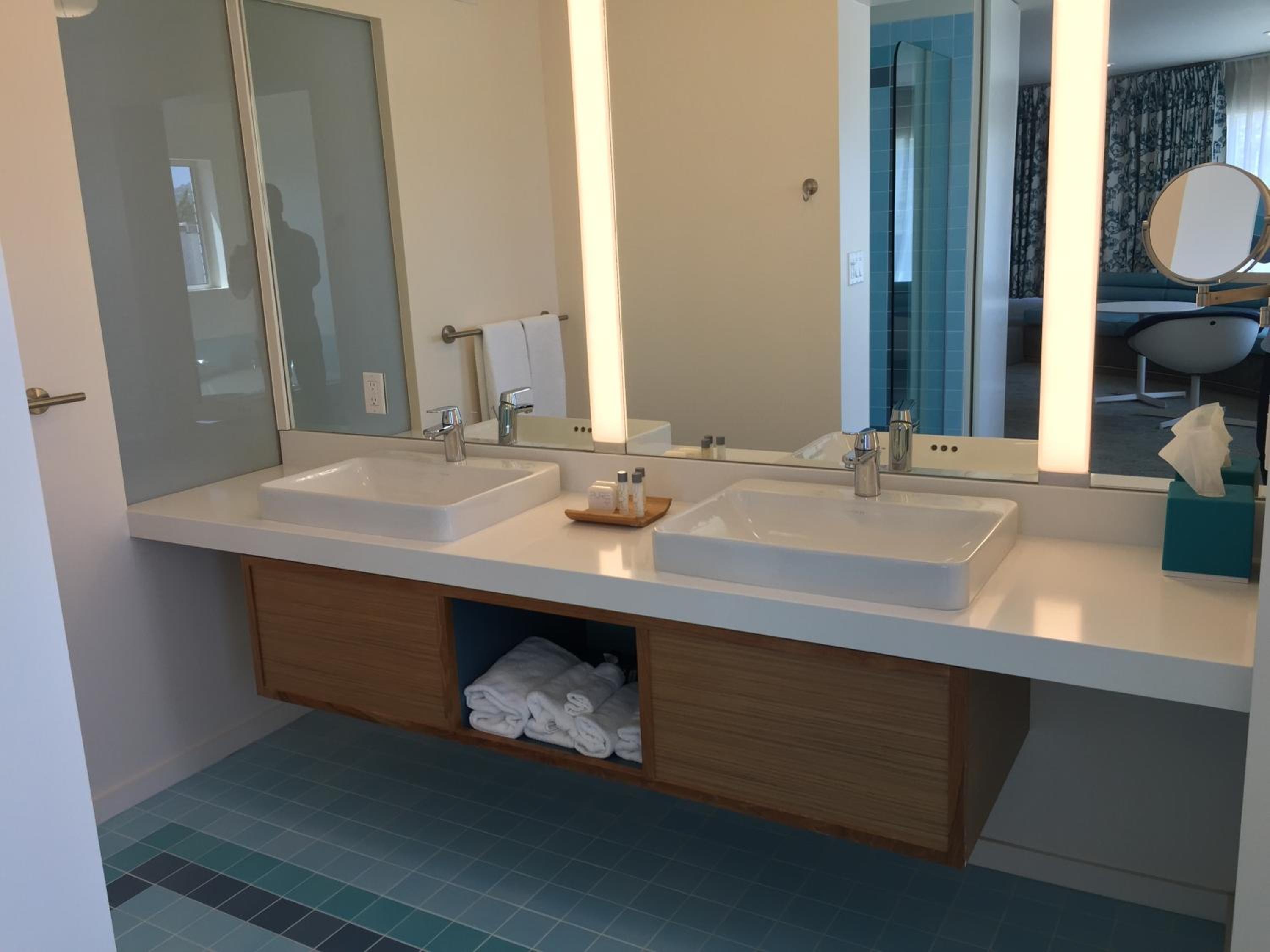 King Suite with Spa Bath thumbnail 6