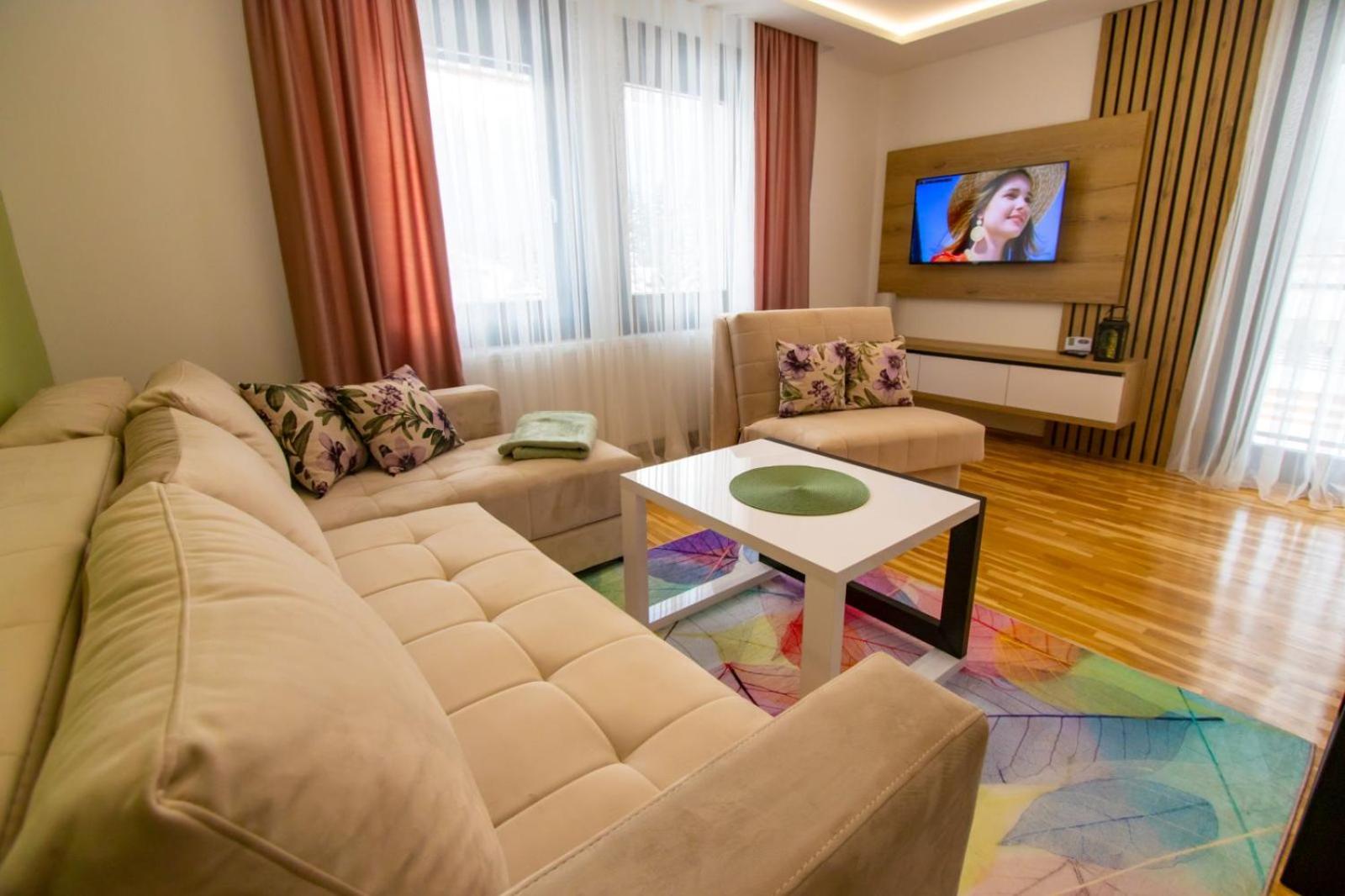 One-Bedroom Apartment photo 1