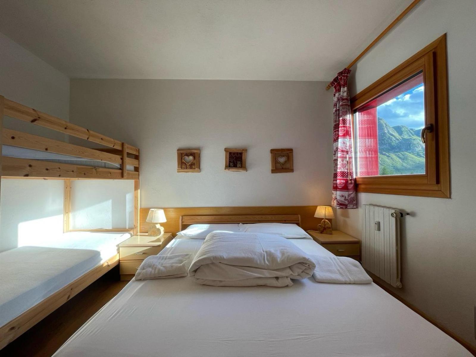Apartment with Mountain View photo 1
