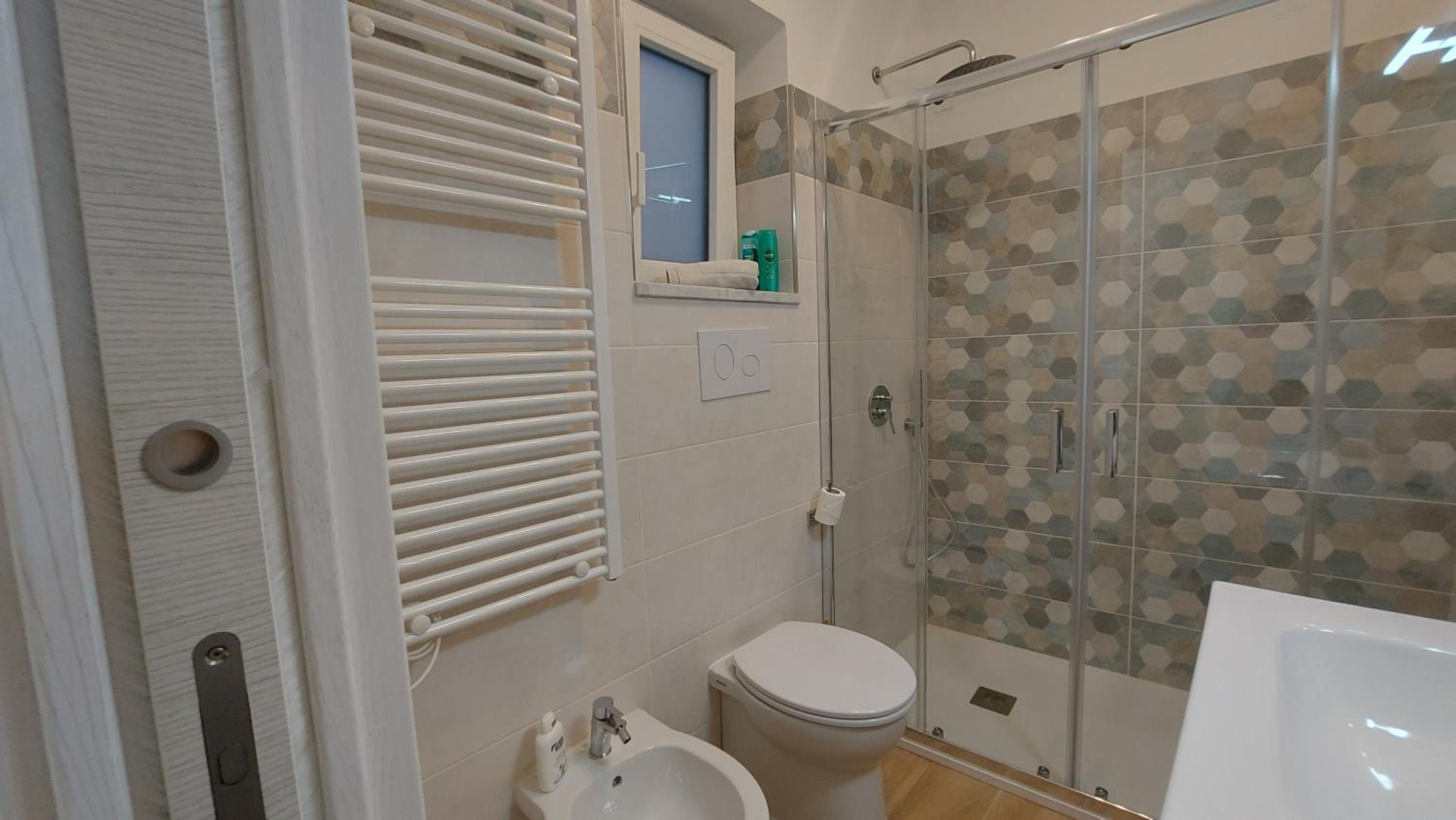 One-Bedroom House - Photo 20