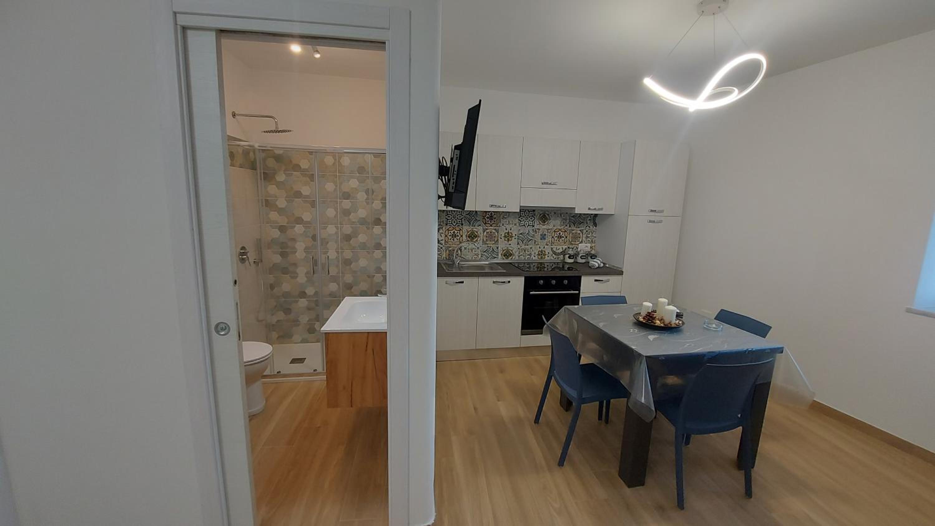 One-Bedroom House - Photo 25