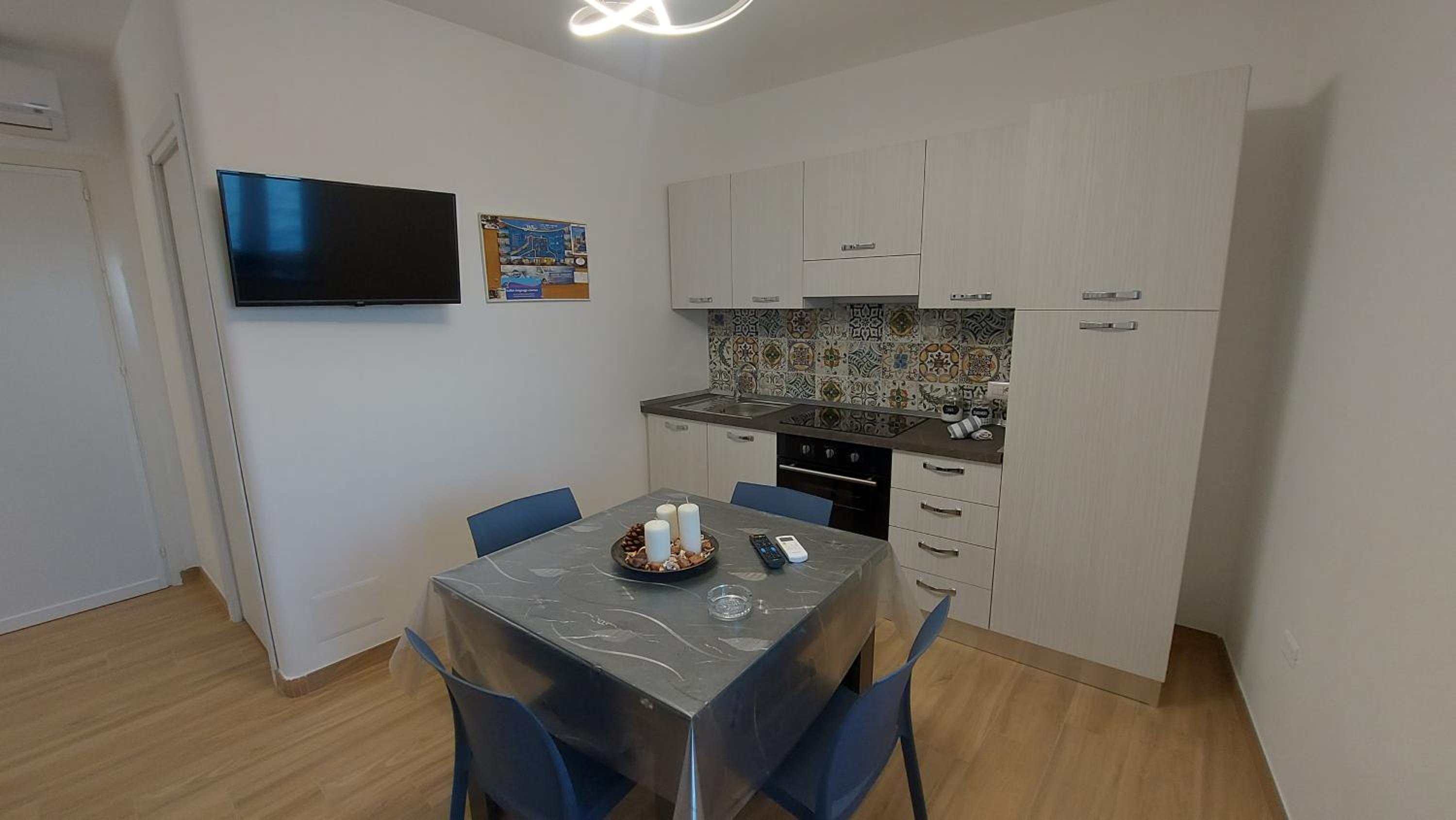 One-Bedroom House - Photo 27