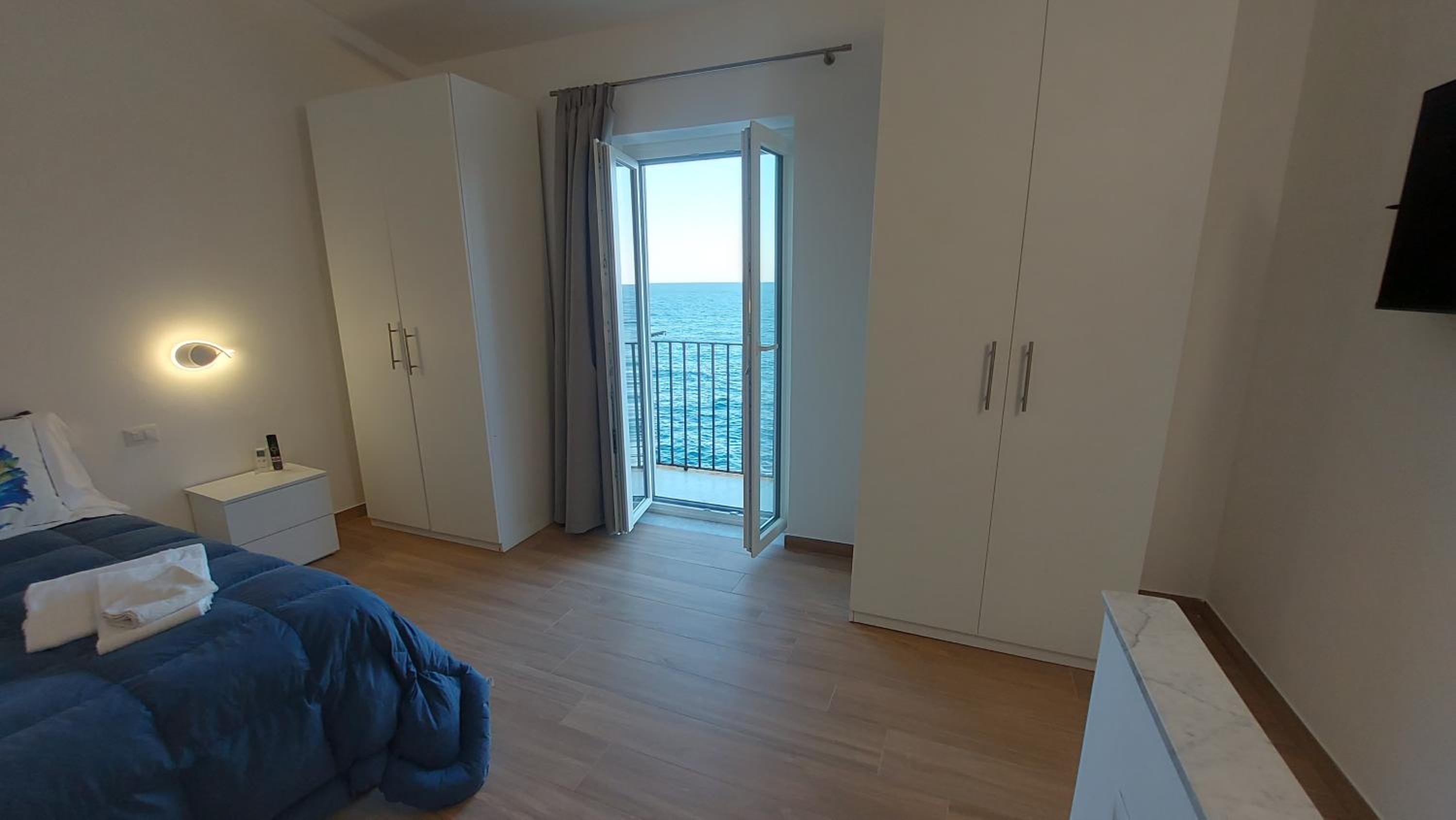 One-Bedroom House - Photo 4