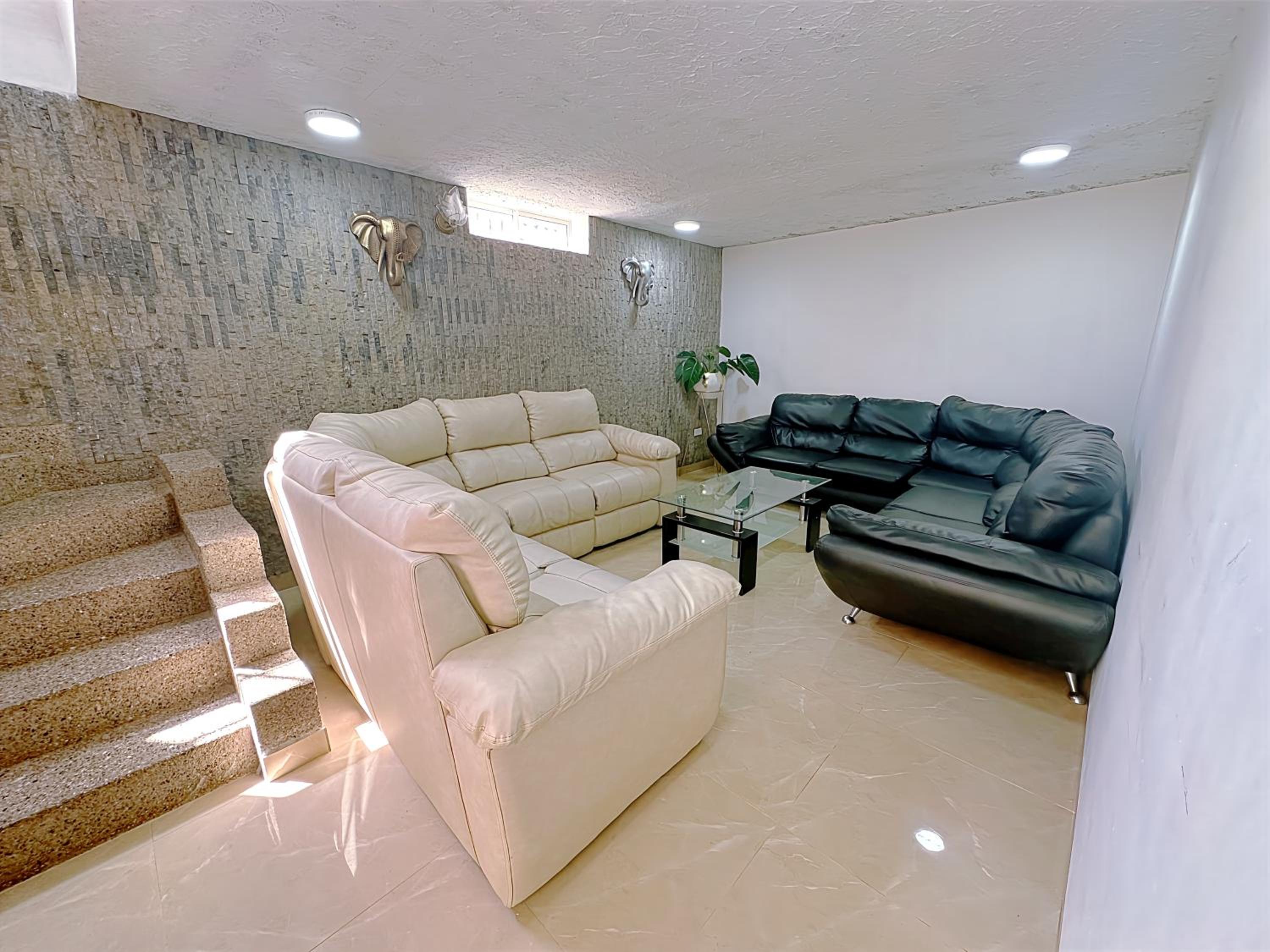 Four-Bedroom House photo 2