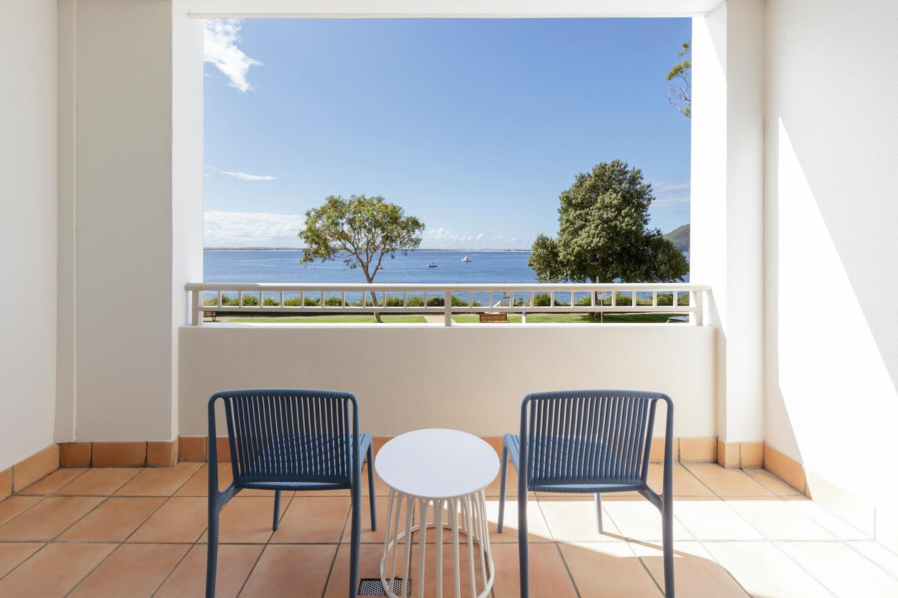 One Bedroom Spa Beachfront - Photo 3