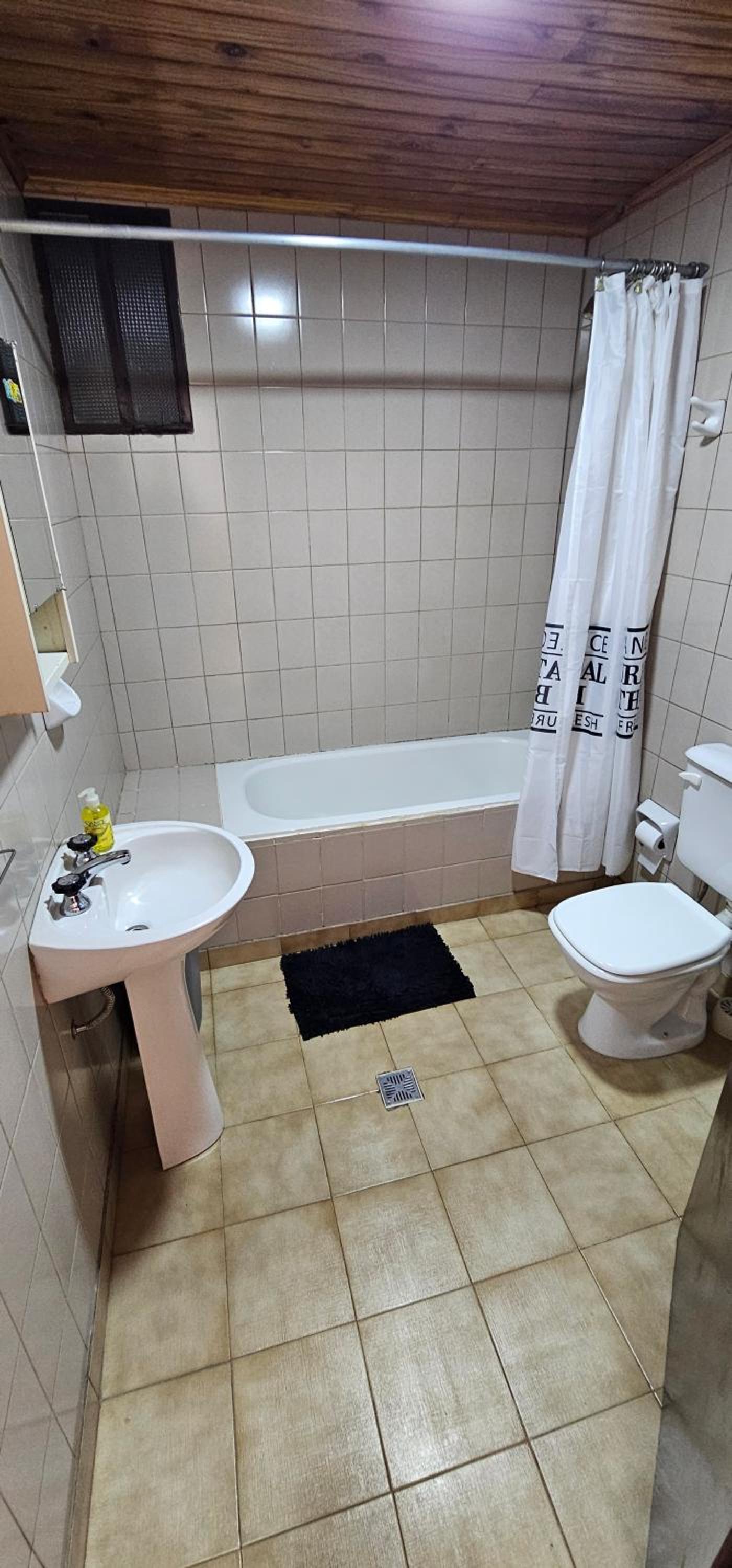 Standard Single Room with Shared Bathroom photo 1