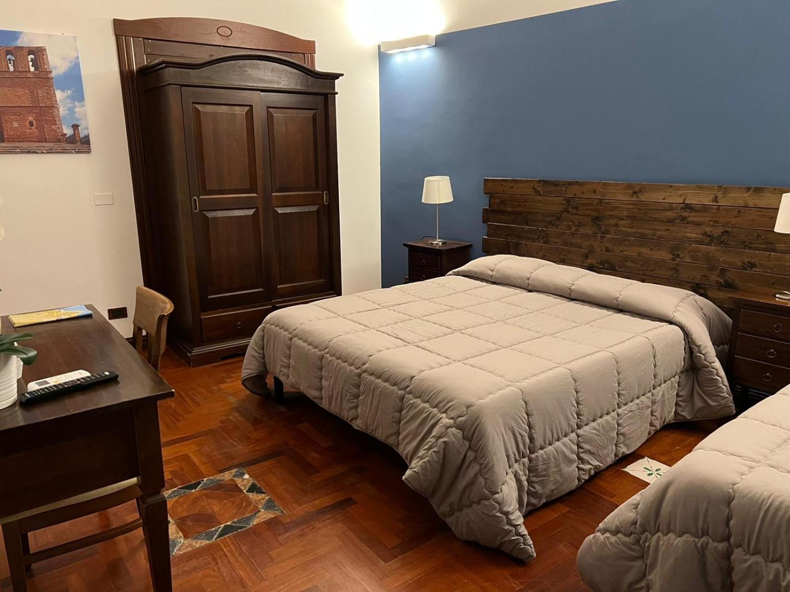 Triple Room with Balcony - Photo 5