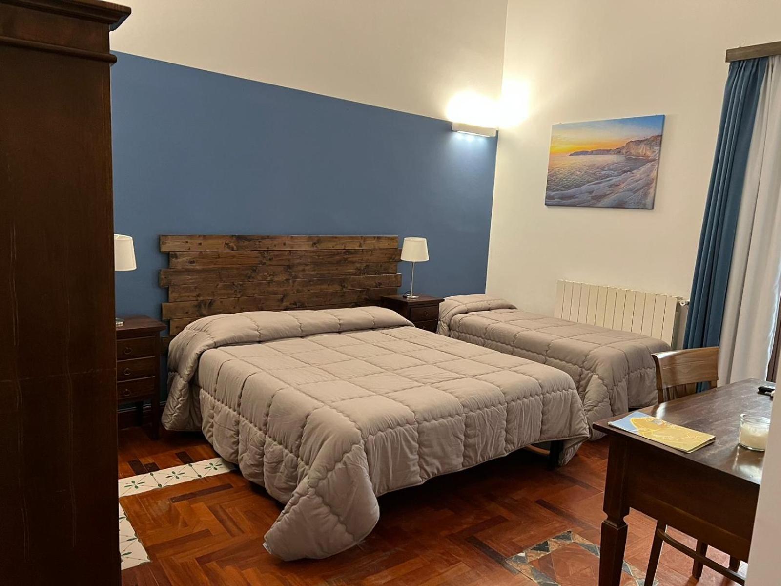 Triple Room with Balcony - Photo 1