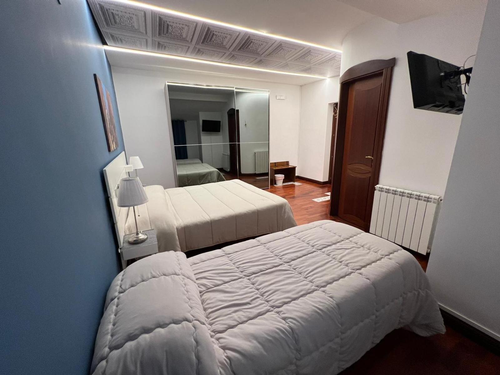Quadruple Room with Terrace - Photo 5