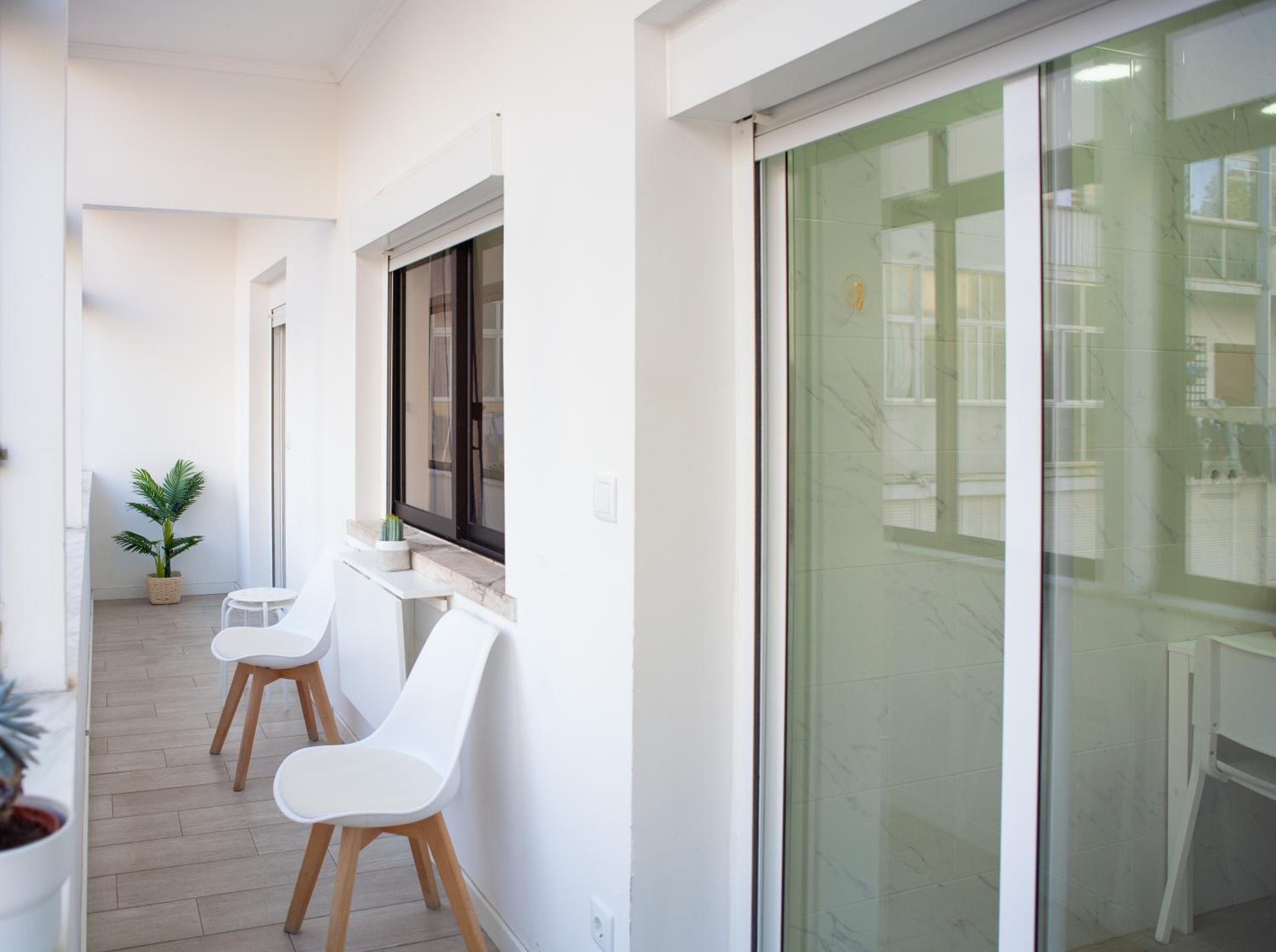 Apartment with Balcony photo 2